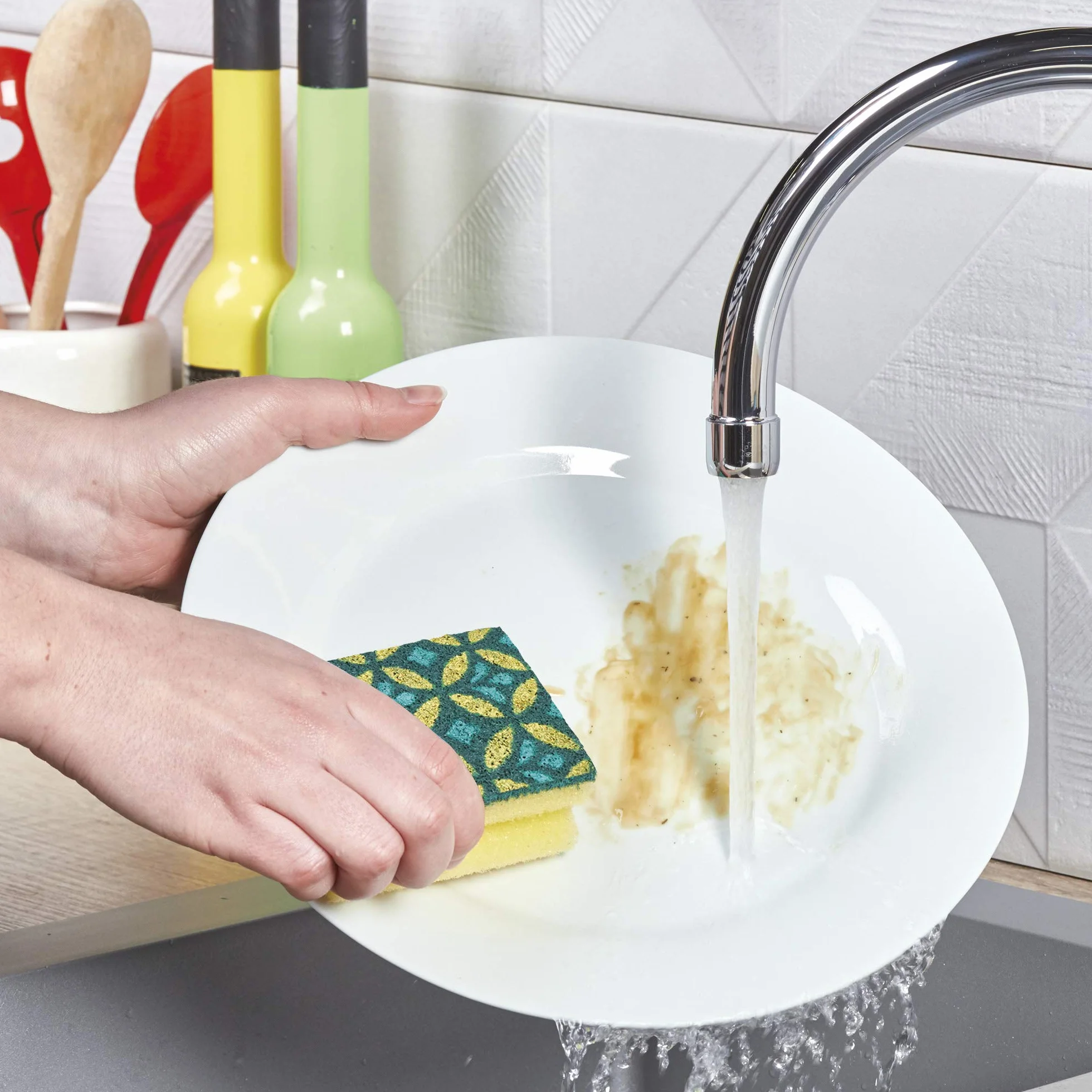 Spontex Gąbka do czyszczenia mozaiki, gąbka do szorowania z technologią zapobiegającą mechaceniu i praktycznym uchwytem, kolor nie do wyboru, 6 sztuk