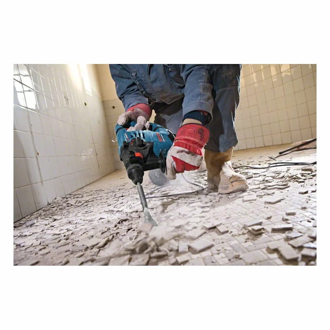Bosch Professional: młot udarowo-obrotowy GBH 3-28 DRE (rękojeść dodatkowa, ogranicznik głębokości 210 mm, smar w tubie, sukno maszynowe, walizka)