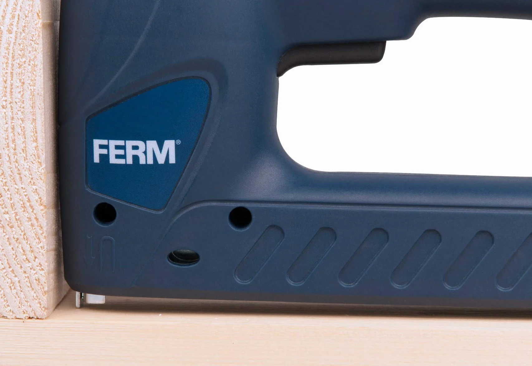 FERM Elektryczny Multi Tacker zszywacz 8-16 mm gwoździ 15-16 mm 400 zszywek 100 gwoździ