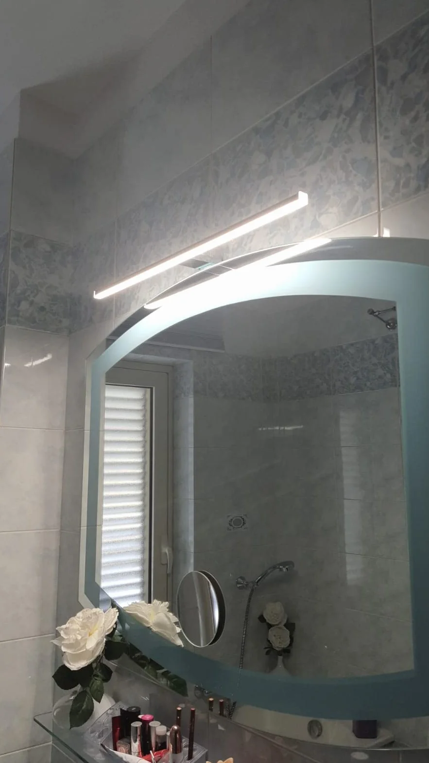Oświetlenie lustra LED łazienka 10W 820LM 60cm neutralna biel 4000K Azhien, Slim 14mm szerokość montaż 3w1 IP44 230V kinkiet lampa lustrzana 600mm, bez migotania lampki lustrzane szafki łazienkowej