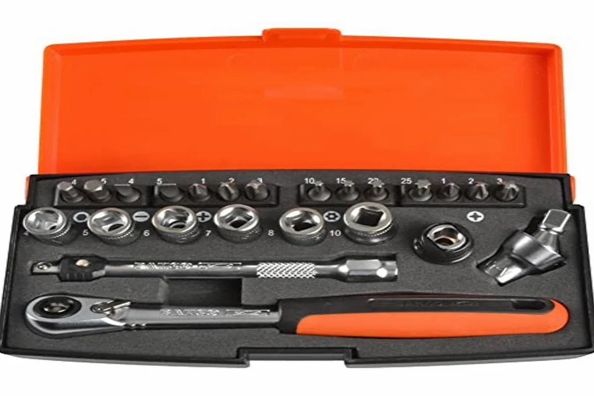 Juego De Vasos Conductor De 1/ Variety Pack | 24 piece socket set with ratchet sockets bits extension bar and carry case