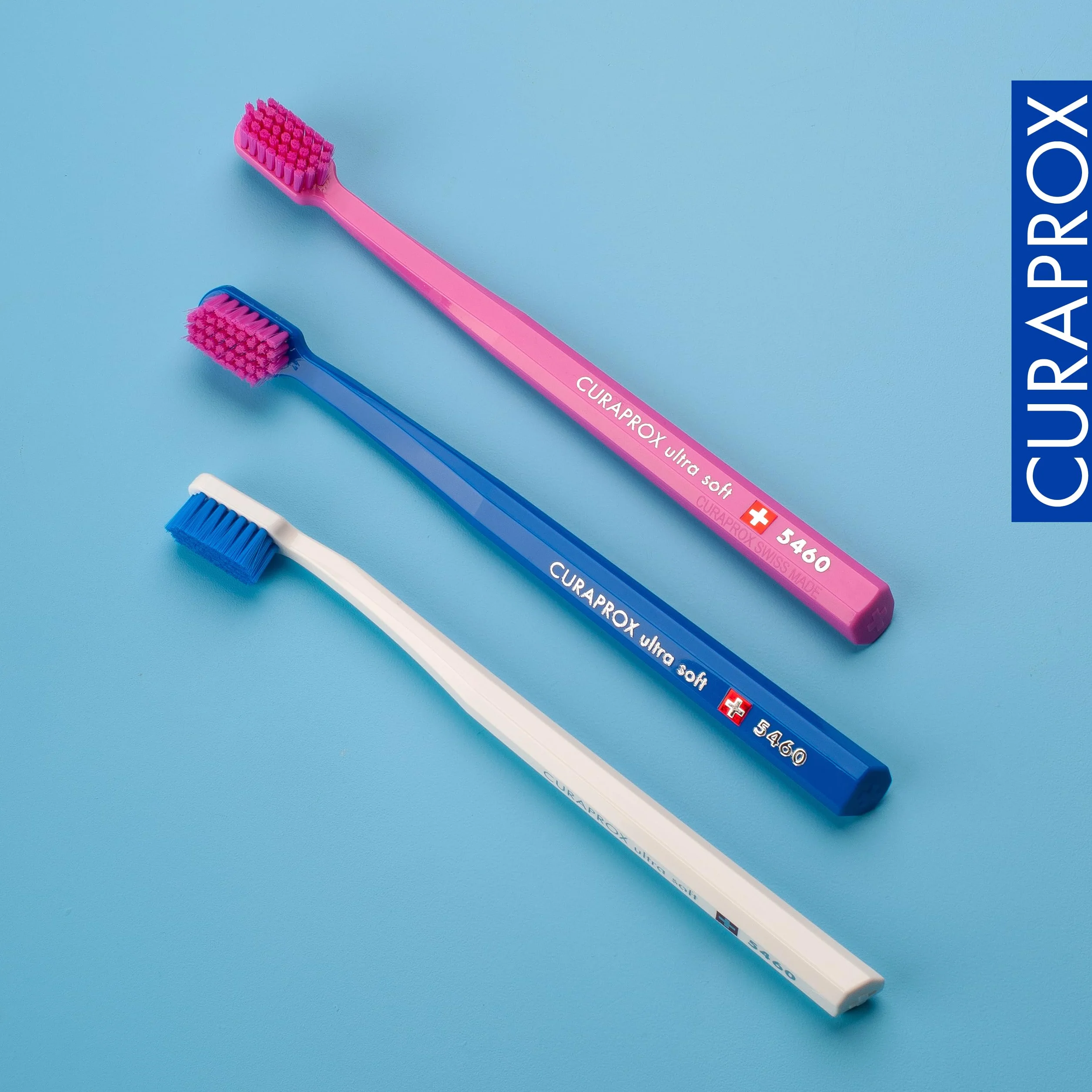 Curaprox CS 5460 Ultra-miękka szczoteczka do zębów | Losowy kolor | Pielęgnacja dziąseł i zębów dla dorosłych | Ultra Miękkie włosie Curen® | pojedyncze opakowanie | Wyprodukowano w Szwajcarii