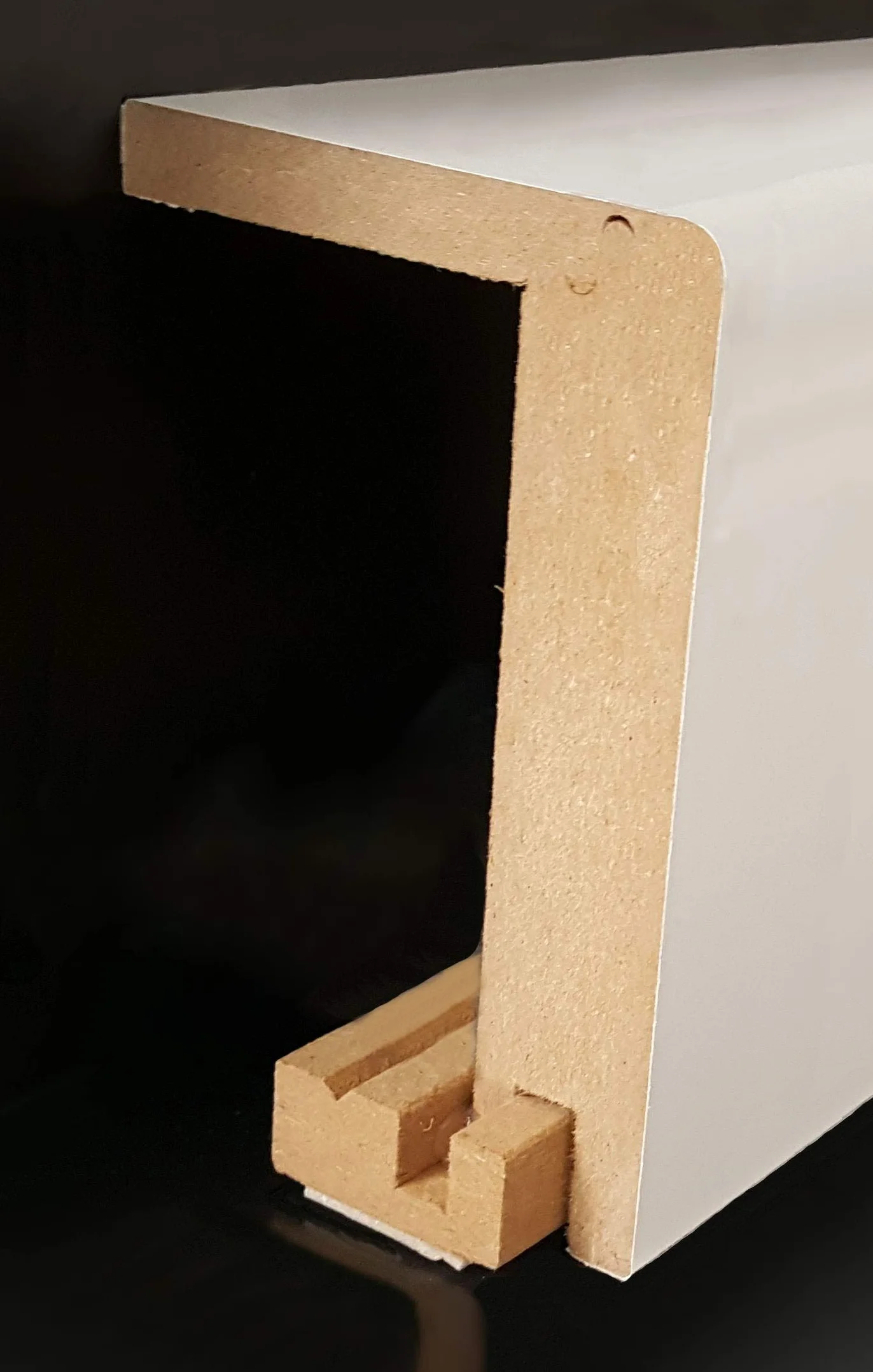 PROVISTON | Listwa osłaniająca rury grzewcze do 88 mm | MDF | 64 x 96 x 2500 mm | Zaokrąglona | Biała | Listwa przyścienna | Listwa przypodłogowa