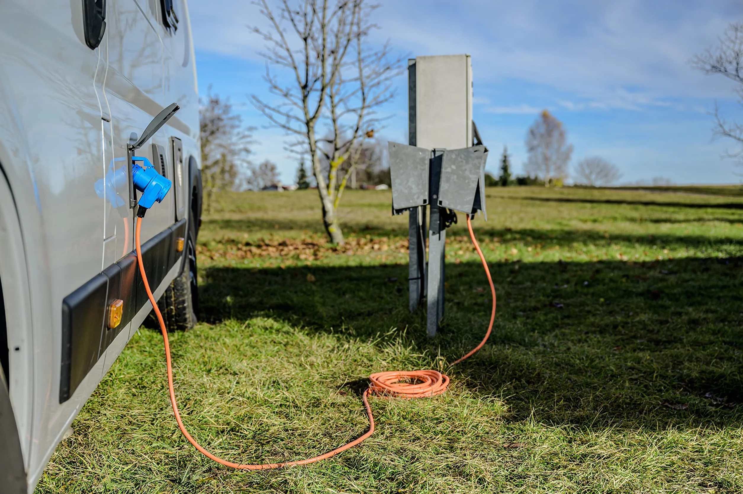 Brennenstuhl Przedłużacz kempingowy CEE z wtyczką CEE i złączem kątowym ze stykiem ochronnym (kabel 3 m, pomarańczowy, 230 V/16 A, do użytku na zewnątrz, wyprodukowano w Niemczech)