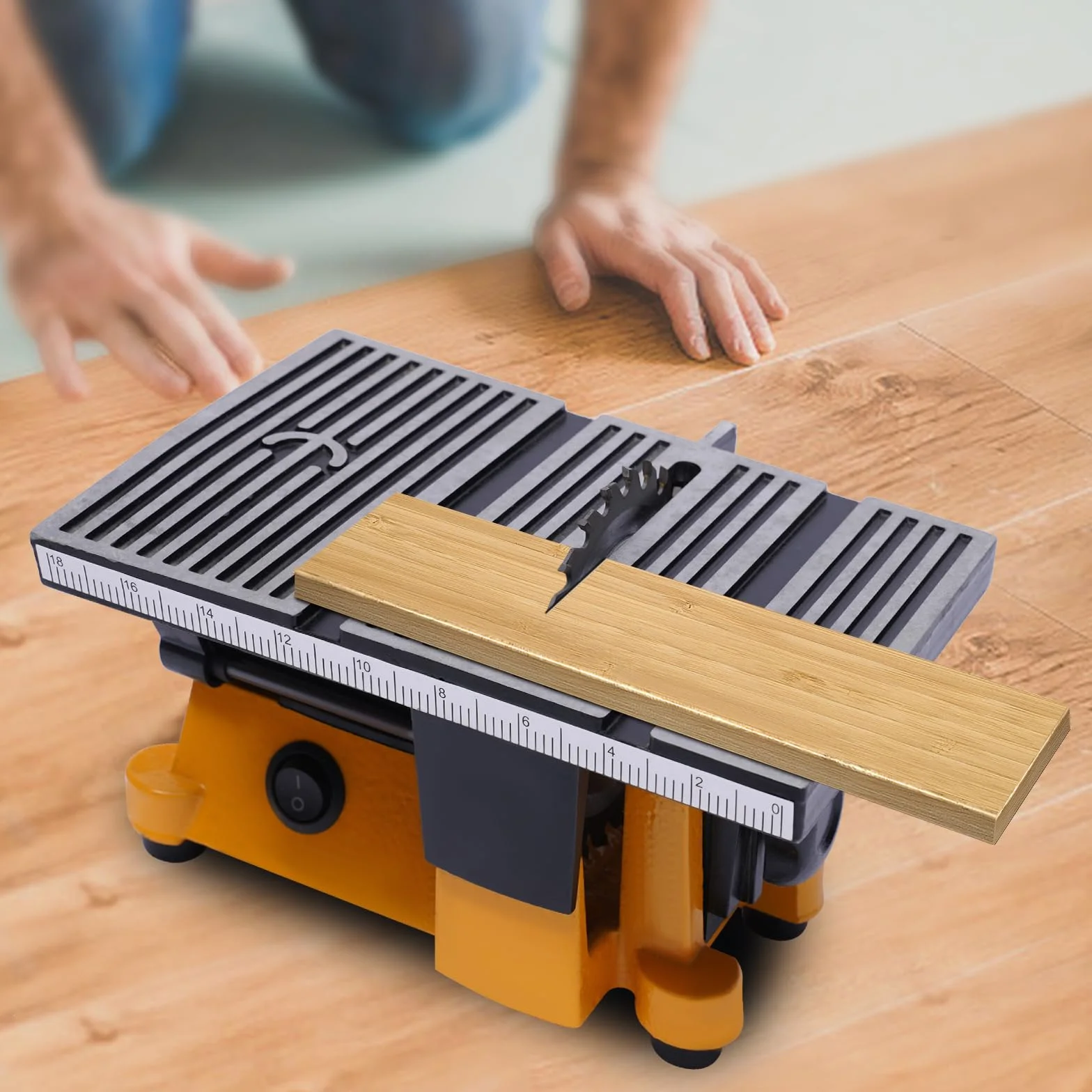 Stołowa piła tarczowa 90 W, mini elektryczna piła stołowa, 220 V, 4500 obr./min, średnica brzeszczotu 10 cm, rozmiar stołu 190 x 142 mm dla przemysłu, przemysłu meblarskiego, zakładów obróbki drewna