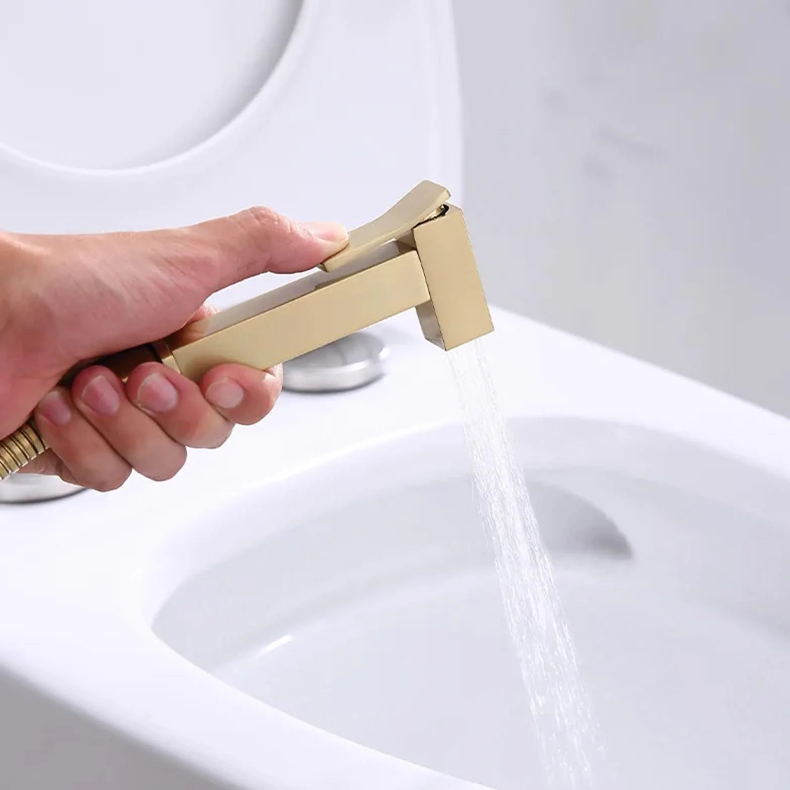 Złoty mosiężny kran bidet, prysznic ręczny do toalety, higieniczny prysznic, kran z zimną wodą, samoczyszczący (złoty)