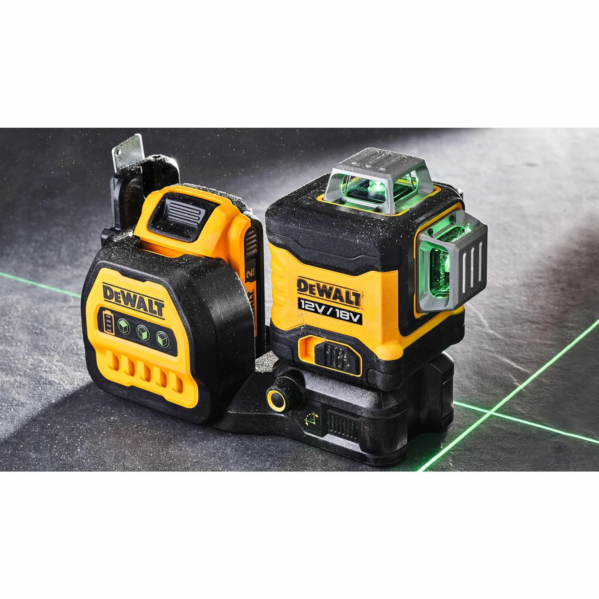 DEWALT DCE089D1G18-QW DCE089D1G18-QW-Poziom 3-liniowy 360° XR 18V/12V Samooczny zielony laser z akumulatorem 18V Li-Ion 2Ah, srebrny