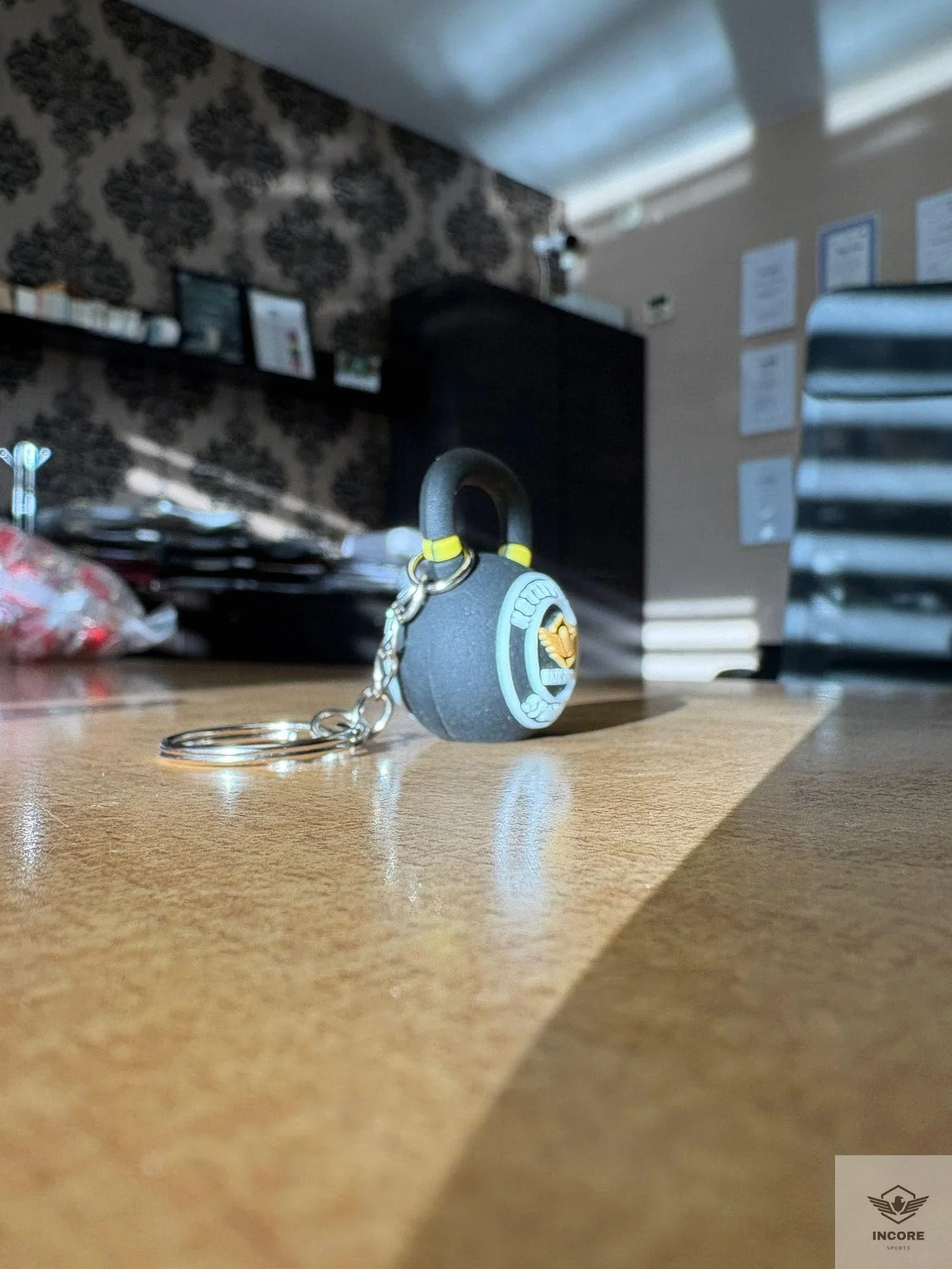 Brelok do kluczy kettlebell żeliwny czarny Incore Sports