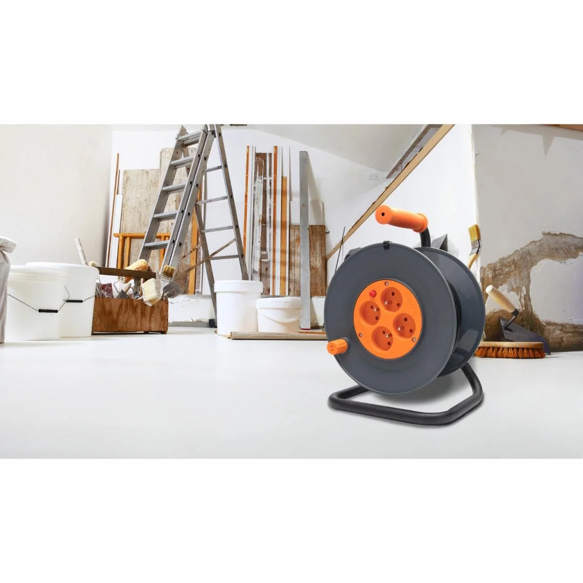 Zenitech HO5VV-F 3G1mm² 25m 4-gniazdowa bębna+wyłącznik automatyczny