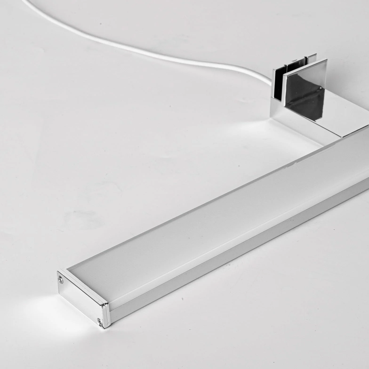 Alpinaluz Lampa ścienna LED do lustra łazienkowego, neutralne białe światło, 4000 K, IP44, aluminiowa obudowa i chromowany uchwyt z poliwęglanu, montaż na ścianie lub szafce (50 cm, 12 W)