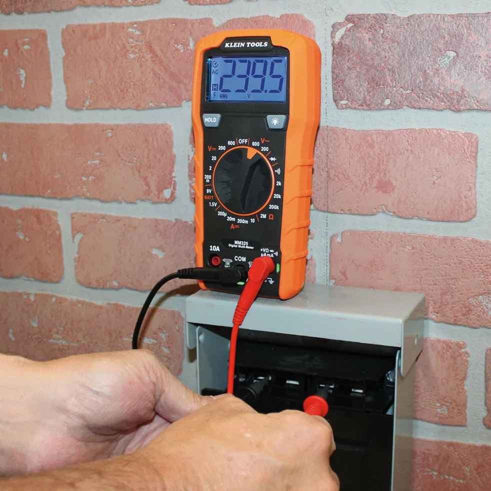 Klein Tools Multimetr MM325, cyfrowy ręczny tester napięcia 600 V AC/DC, testuje baterie, prąd, rezystancję, diody i ciągłość, czarny