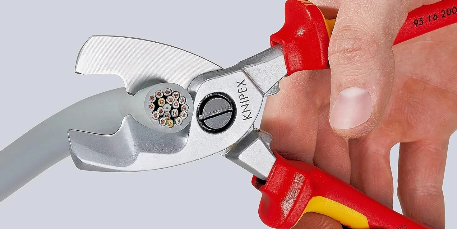KNIPEX Nożyce do kabli z podwójnym ostrzem w opakowaniu z zawieszką chromowany z wielokomponentowymi osłonkami, izolowane wg VDE 200 mm, 95 16 200 SB