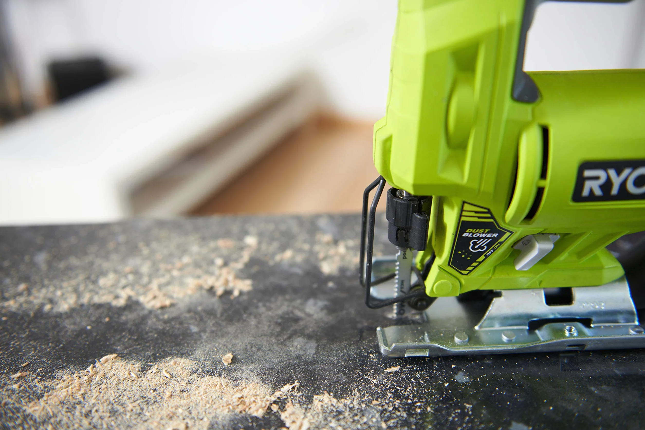 Ryobi Wyrzynarka RJS720-G (500 W, wysokość podnoszenia 19 mm, ergonomiczna konstrukcja, piła z prowadnicą, 1 brzeszczot piły, prędkość obrotowa biegu jałowego 0-3000 min-1) 5133002223