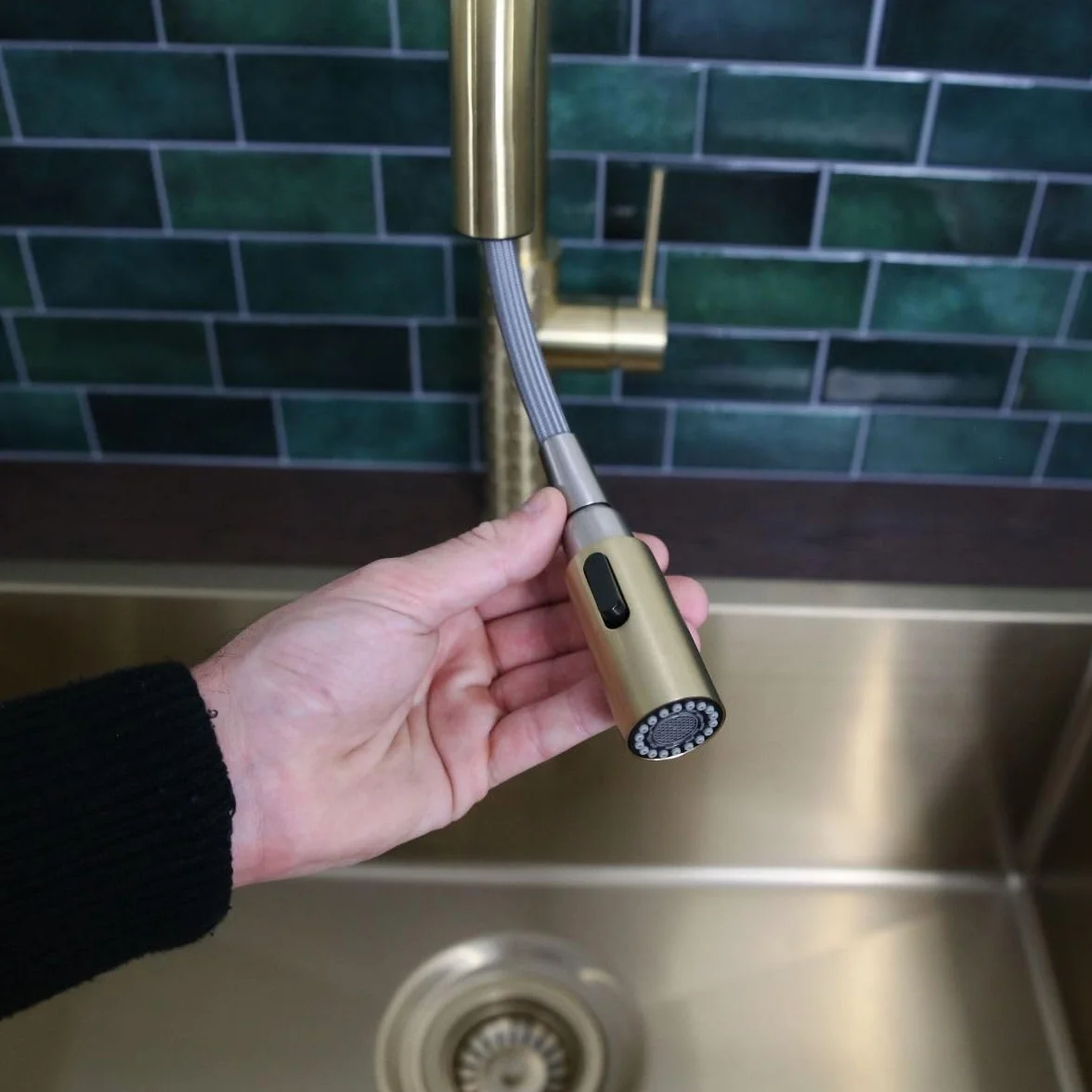 Essebagno Bateria zlewozmywakowa Architek z wyjmowanym prysznicem szczotkowanym złotym wykończeniem
