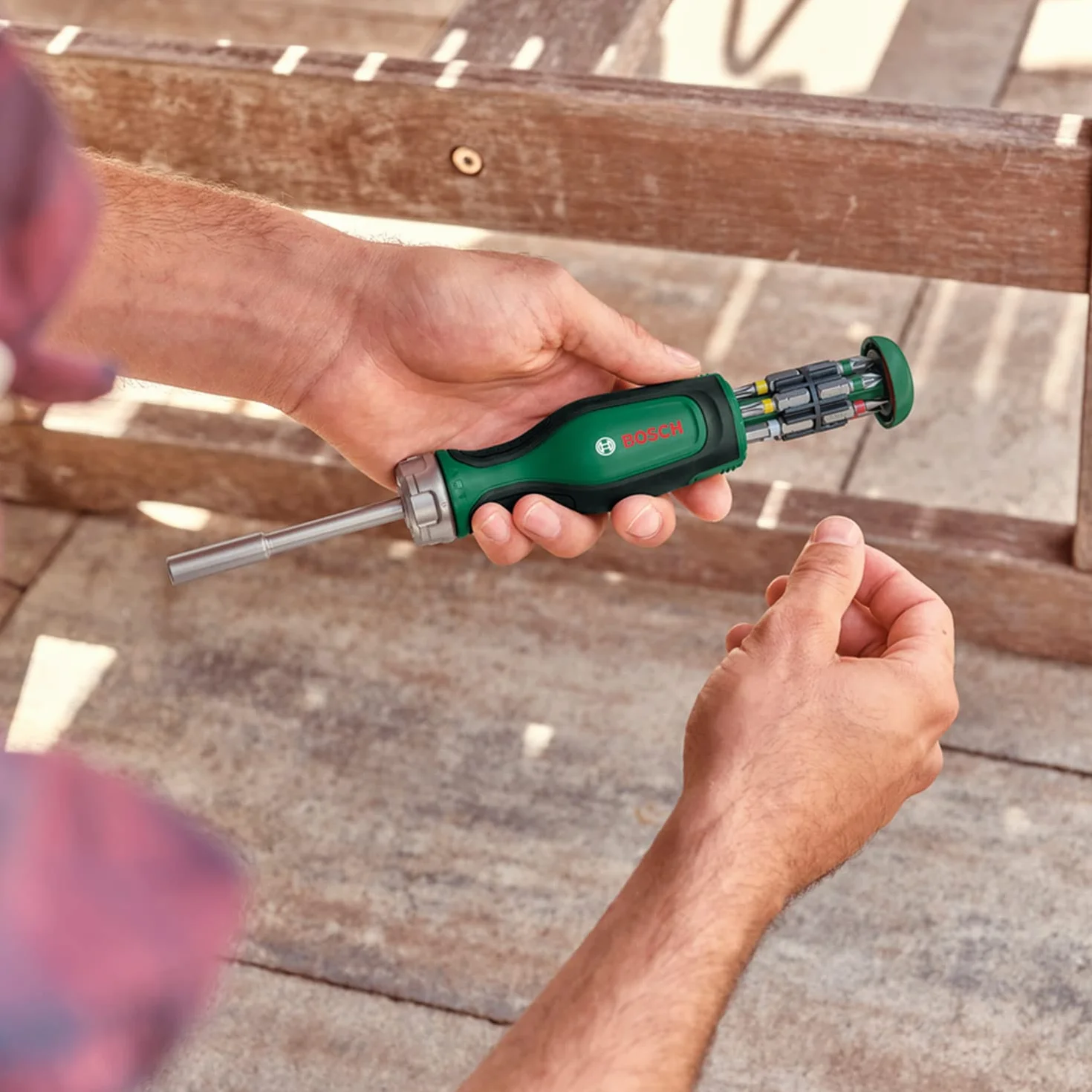 Bosch Wkrętak z grzechotką, 12 końcówek wkręcających (wysoki moment obrotowy, do zaawansowanych prac, wysuwany magazynek, 12 końcówek wkręcających, magnetyczny uchwyt) – Amazon Edition