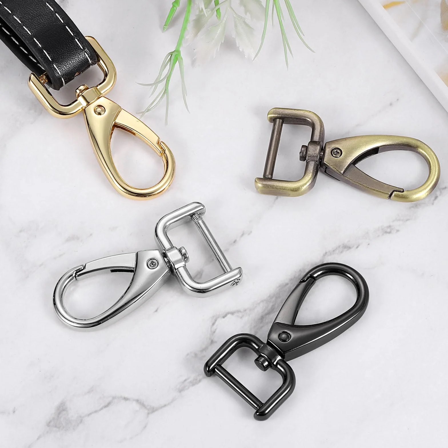 QUARKZMAN 2 szt. Obrotowe zapięcia na haczyk 38 mm (1-1/2") D pierścień odpinany metalowy haczyk zatrzaskowy hak pazur hak ze śrubokrętem do torby na klucze DIY czarny