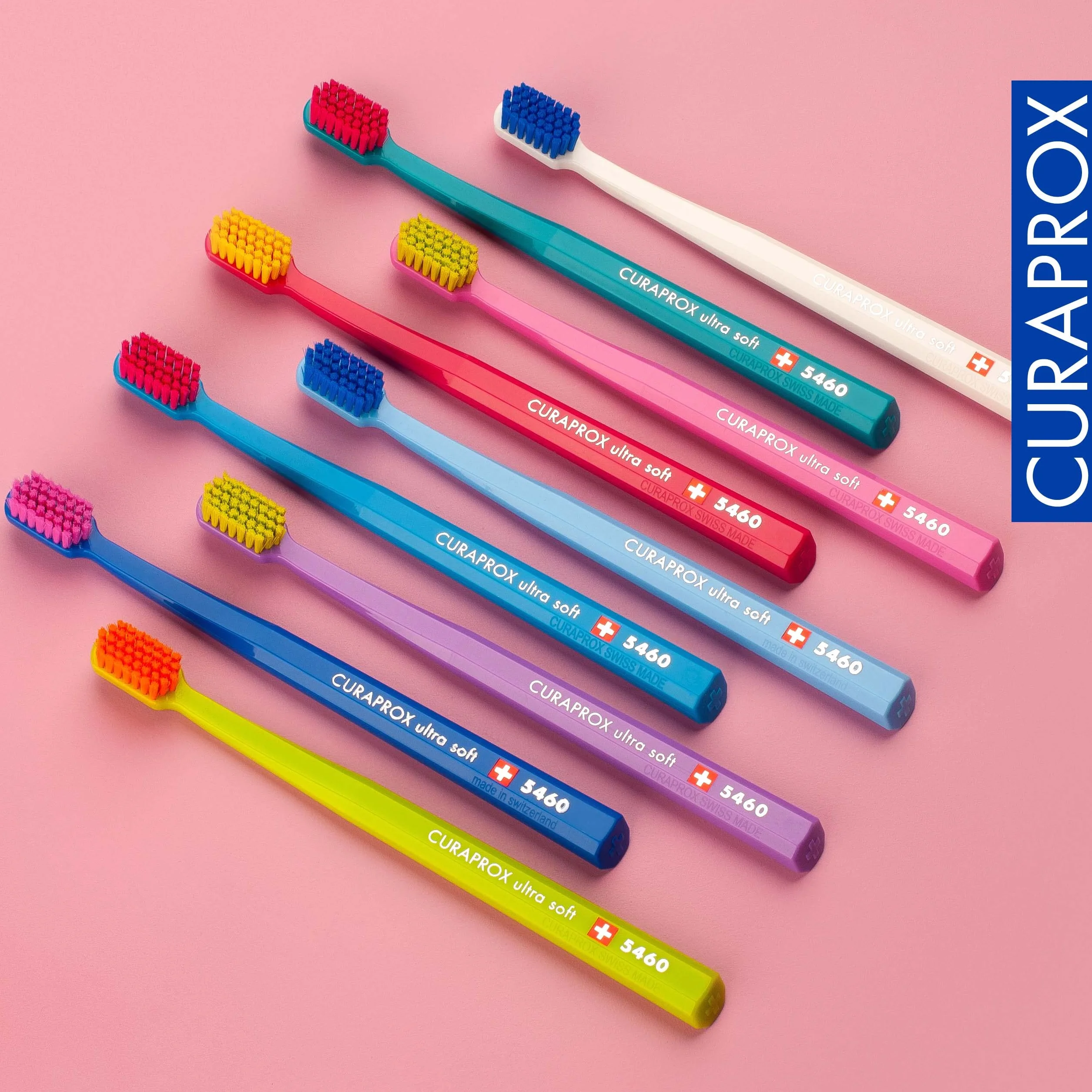 Curaprox CS 5460 Ultra-miękka szczoteczka do zębów | Losowy kolor | Pielęgnacja dziąseł i zębów dla dorosłych | Ultra Miękkie włosie Curen® | pojedyncze opakowanie | Wyprodukowano w Szwajcarii