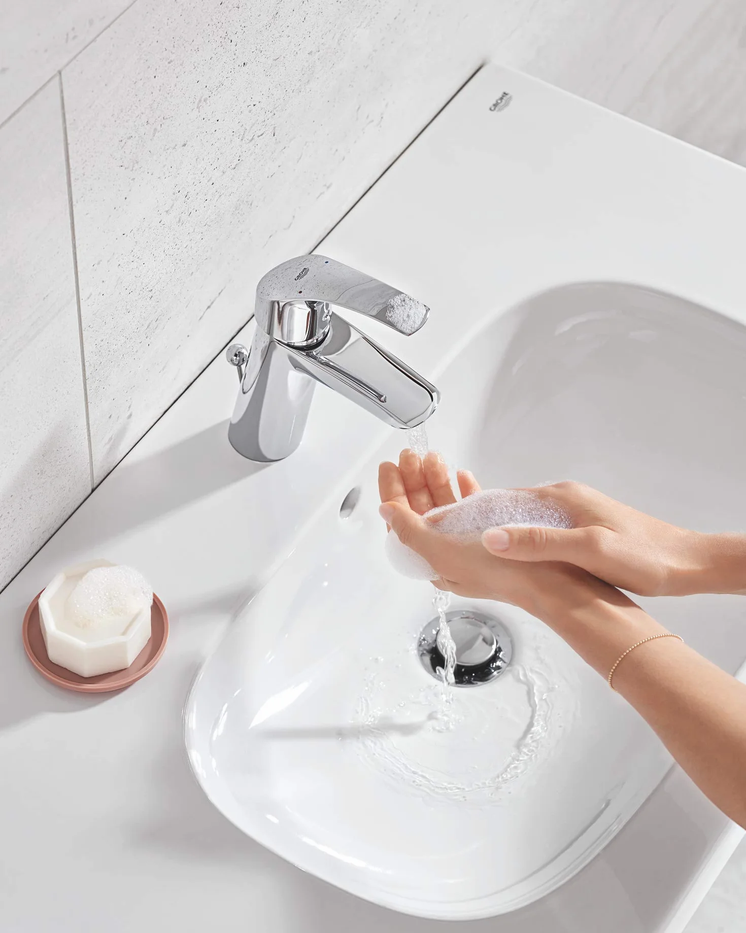 GROHE Eurosmart - Bateria umywalkowa z zestawem odpływowym (średnio wysoka wylewka, metalowa dźwignia, technologia oszczędzania wody, głowica ceramiczna 28 mm, króćce 3/8 cala), rozmiar 169 mm, chrom