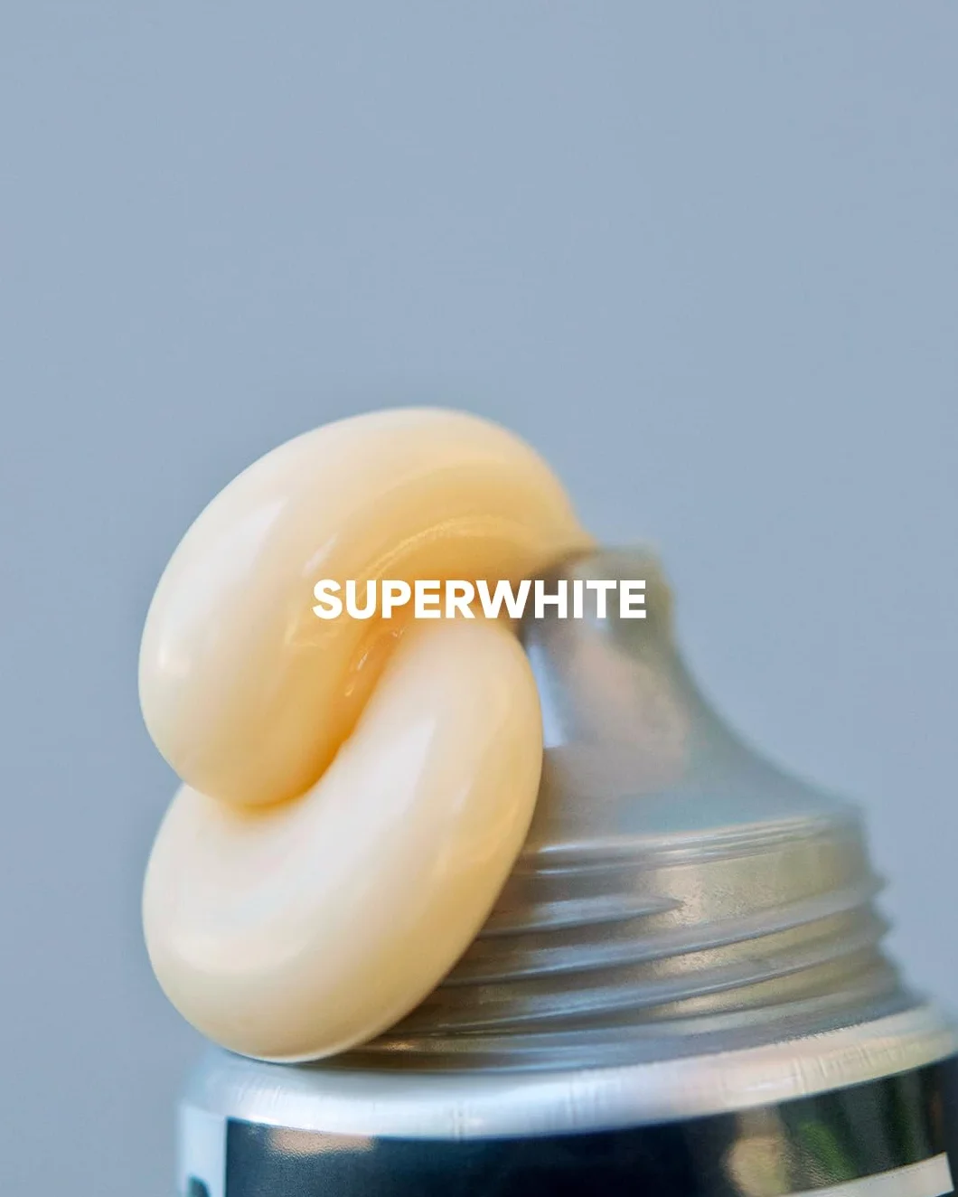 Biomed Superwhite 97% naturalna wybielająca pasta do zębów/wzmocnienie emalii/smak kokosowy, wegański, SLS Free 100g