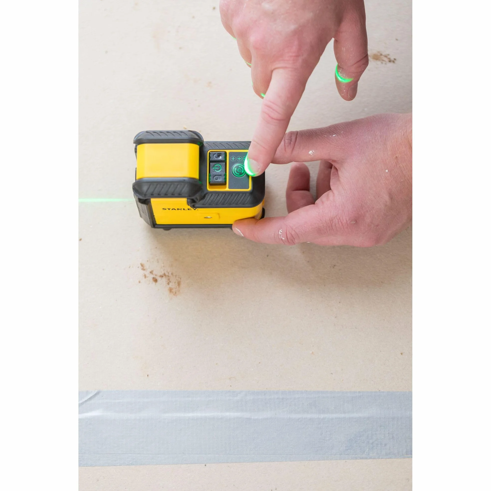 Stanley STHT77594-1 Laser Krzyżowy, Żółty/Czarny, 24 x 17.5 x 12.5 cm