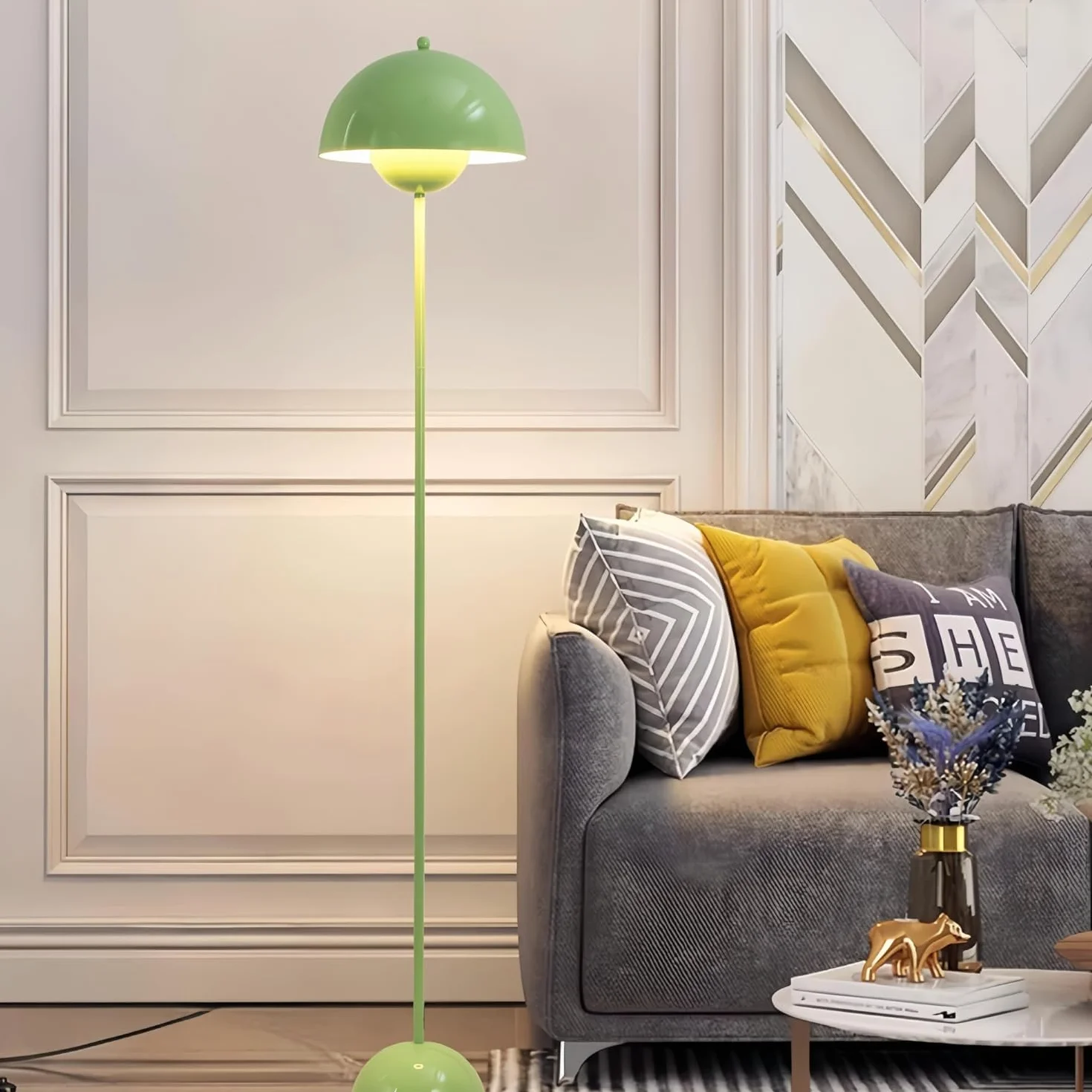 Alpinaluz SHAROM lampa stojąca z zielonej stali z parabolicznym kloszem inspirowana klasykami nordyckiego wzornictwa, idealna do salonu i jadalni, oprawka E27