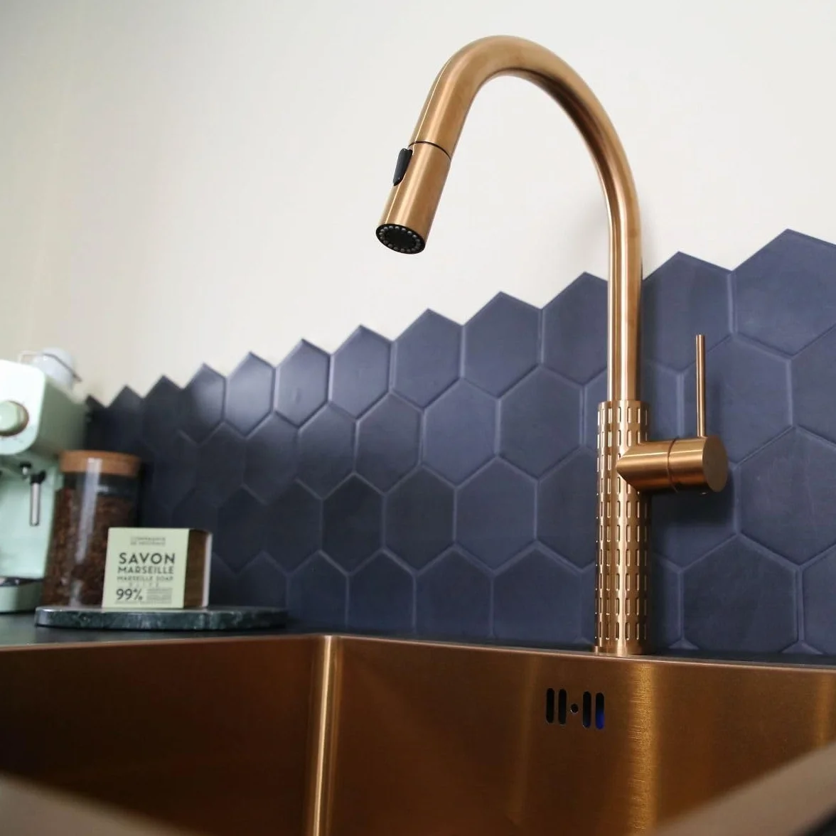 Essebagno Bateria zlewozmywakowa Architek z wyjmowanym prysznicem w szczotkowanej miedzi