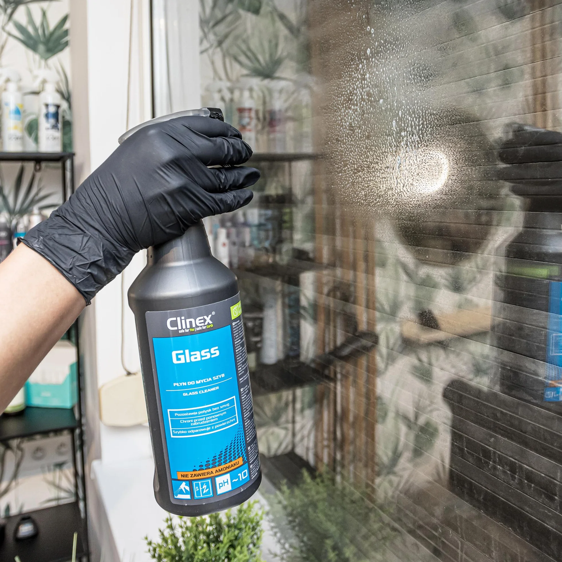 Clinex Glass 1 l – skuteczny środek do czyszczenia szyb – mocny środek do czyszczenia okien – szkło ceramiczne – czyszczenie okien – dokładne czyszczenie szyb