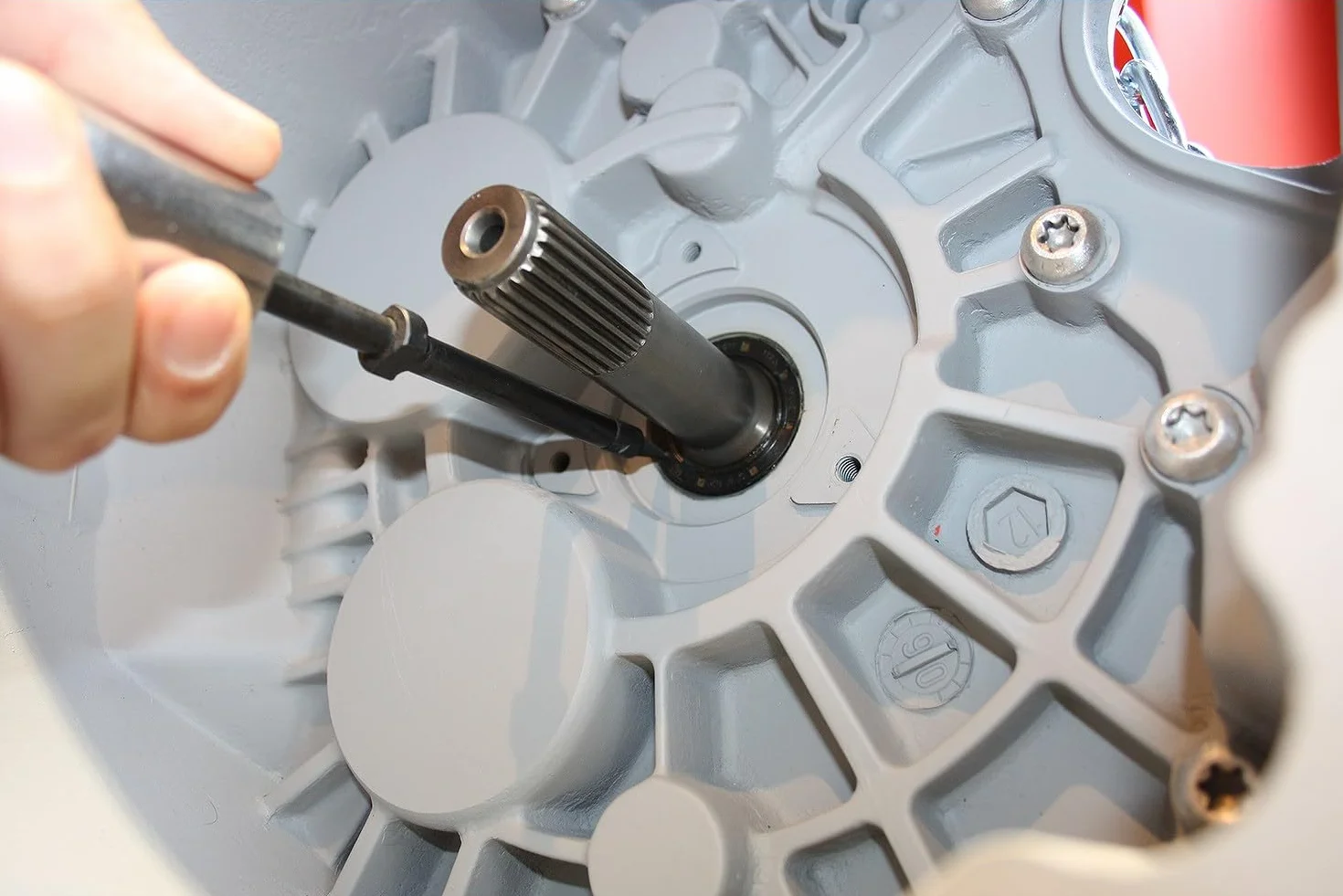 KS Tools 150.3610 Zestaw do wyciągania simmeringów, 2-szt