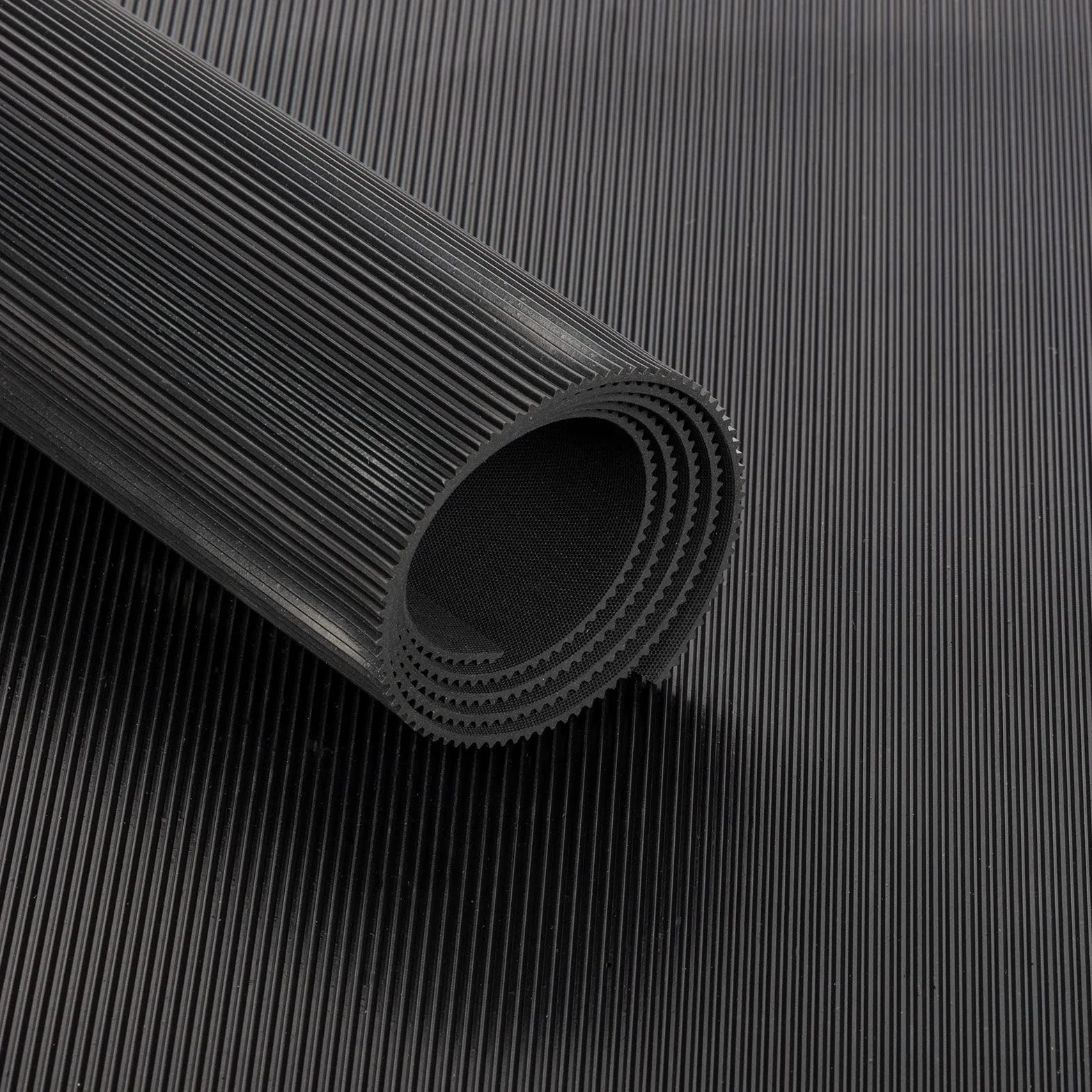 Mata gumowa antypoślizgowa 3 mm czarna 100 x 350 cm