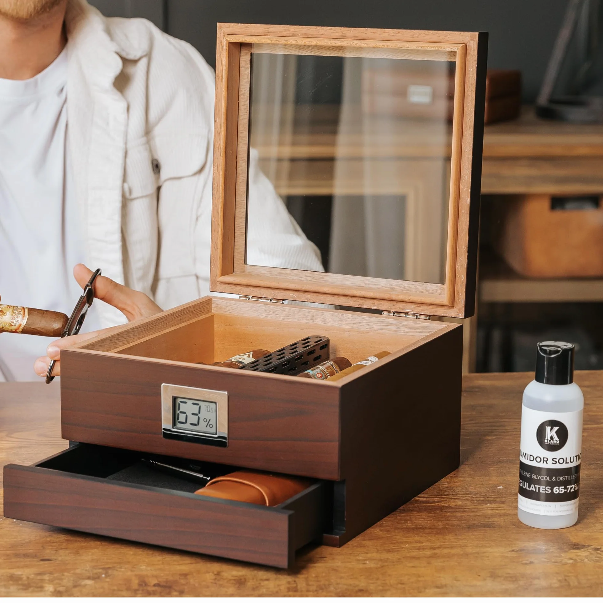 CASE ELEGANCE Klaro Humidor Solution 250 ml 50% Distilled Water 50% Propylene Glycol