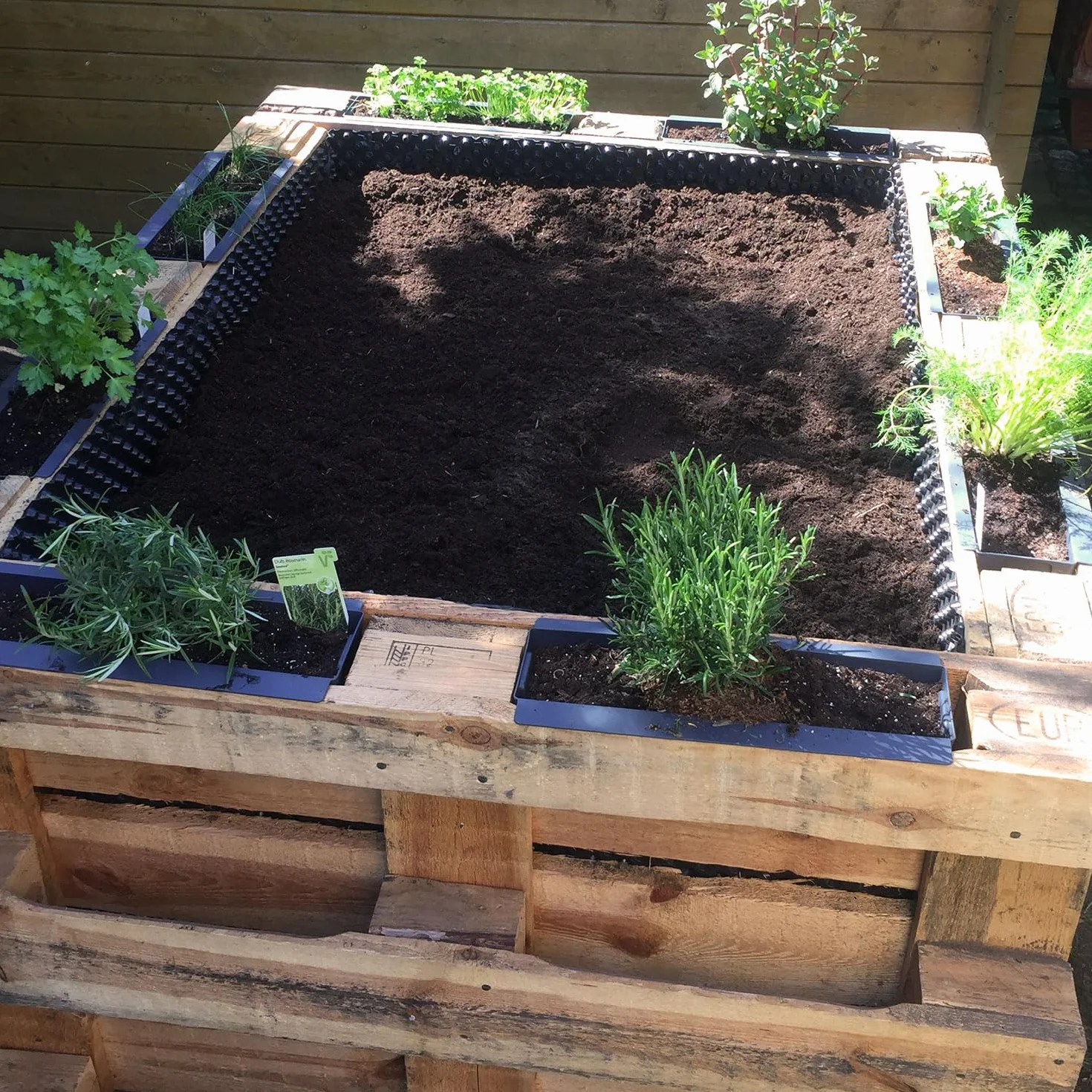 Handelskönig Folia na podwyższone grządki 1 m x 20 m = 20 m² czarna uszczelniająca drenaż
