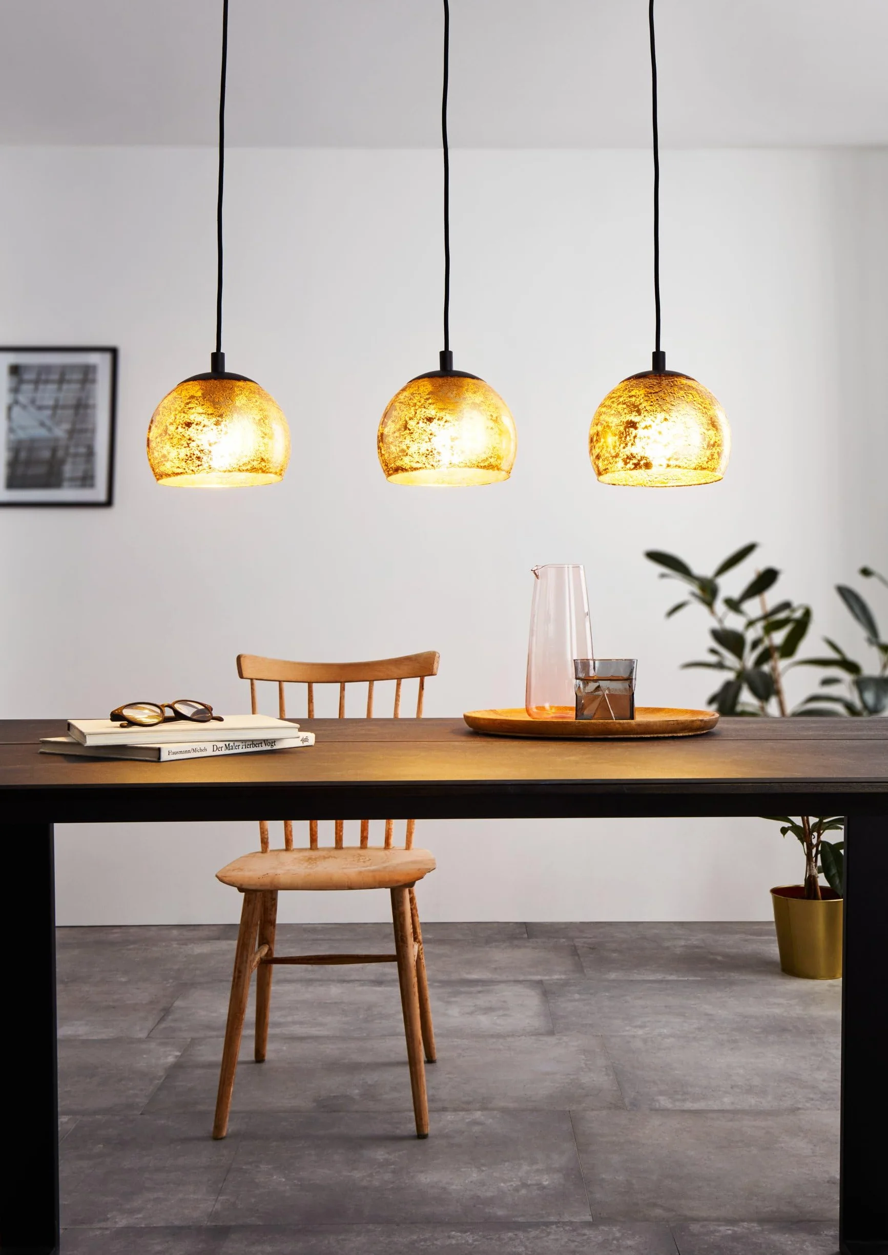 EGLO lampa wisząca Alabraccin, 3-punktowa lampka wisząca stół jadalny | z metalu w kolorze czarnym i szkła w kolorze złotym, oświetlenie do jadalni, oprawka E27, 78 cm