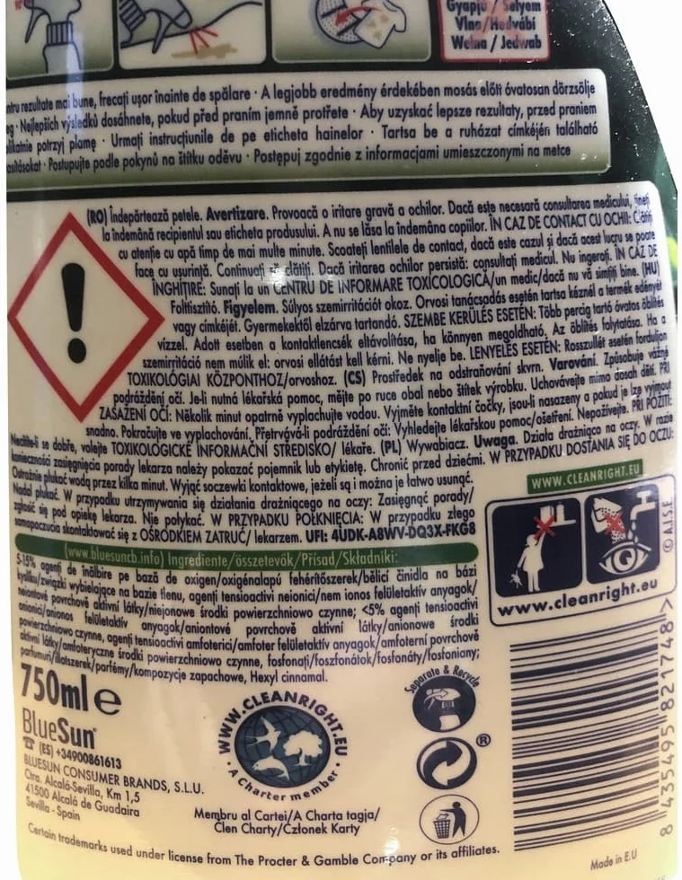 ARIEL Odplamiacz do tkanin Spray uniwersalny