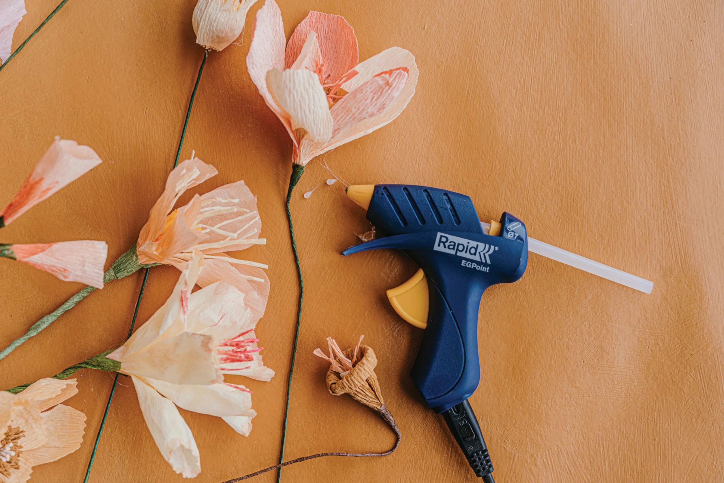 5000432 - R:Glue Gun EG Point D7 Blister V21 East
