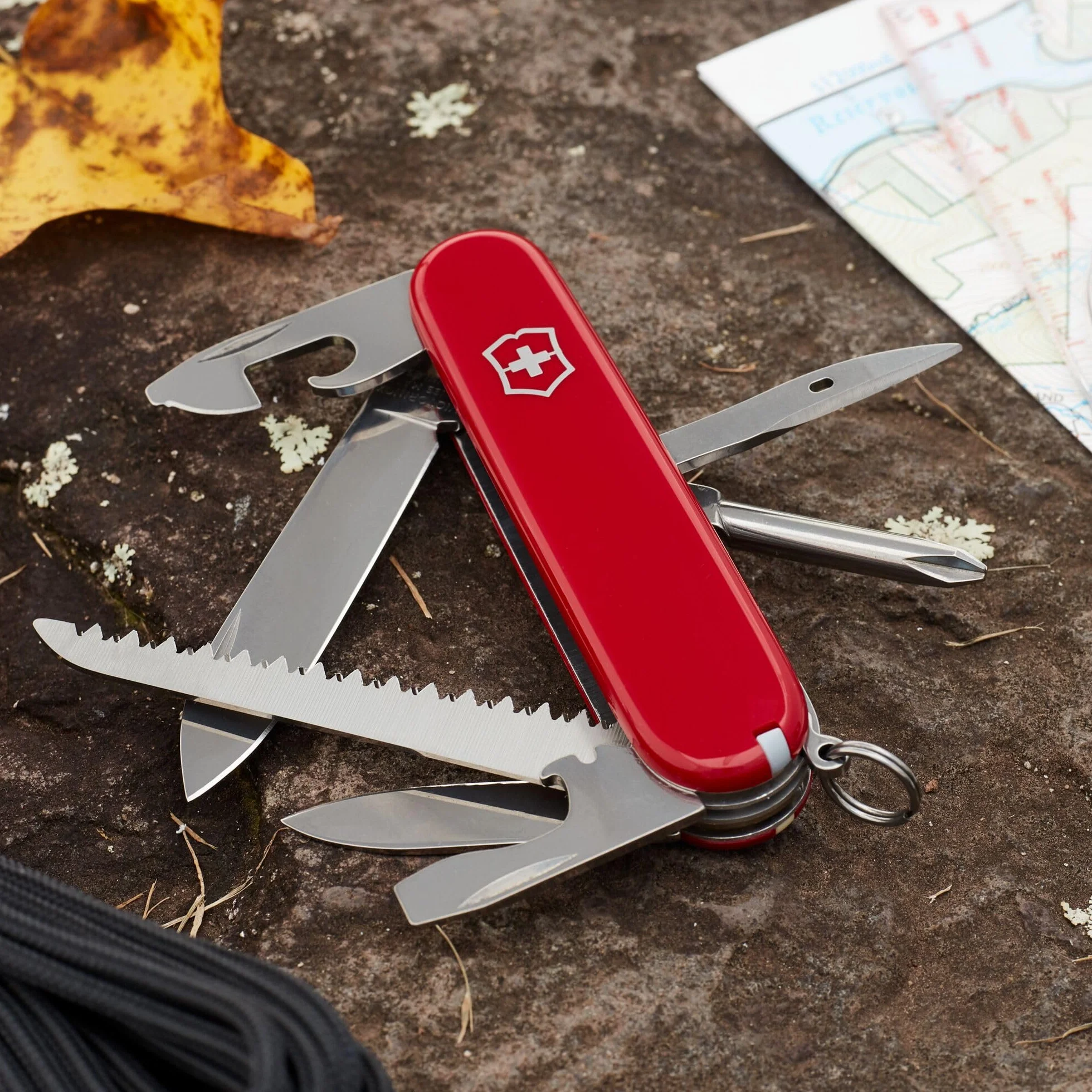 Victorinox Scyzoryk Hiker (13 funkcji, piła do drewna, śrubokręt Phillips, wykałaczka) czerwony