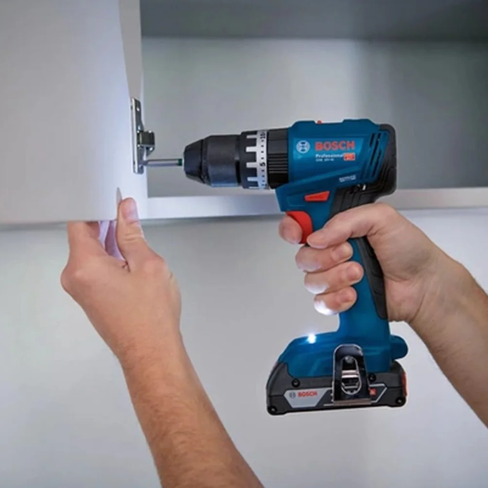 Bosch Professional system 18V: akumulatorowa wiertarko-wkrętarka udarowa GSB 18V-45 (3 akumulatory ProCORE18V 4.0Ah, ładowarka GAL 18V-40, walizka L-Case)