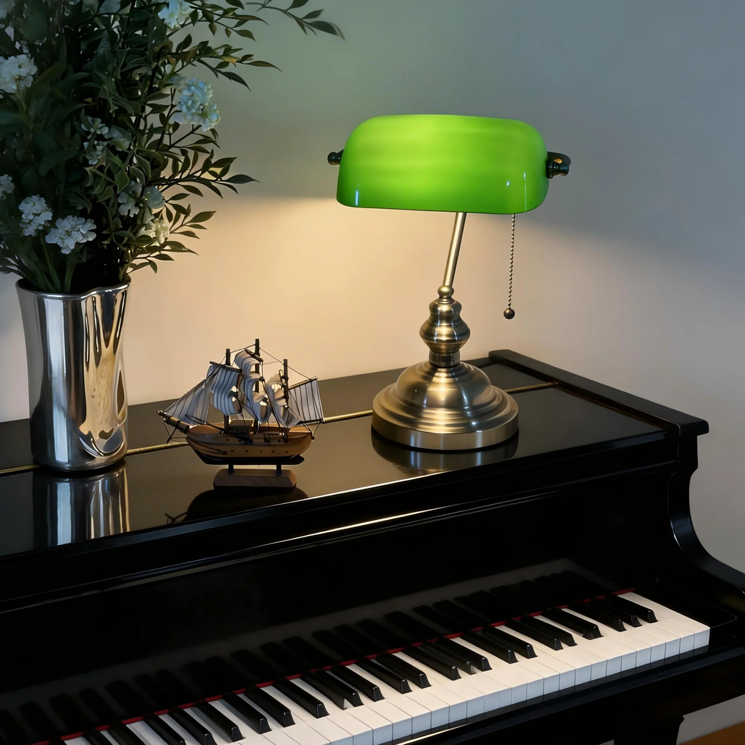 Bankers Zielona szklana lampa biurkowa antyczna z mosiężną podstawą vintage do biura