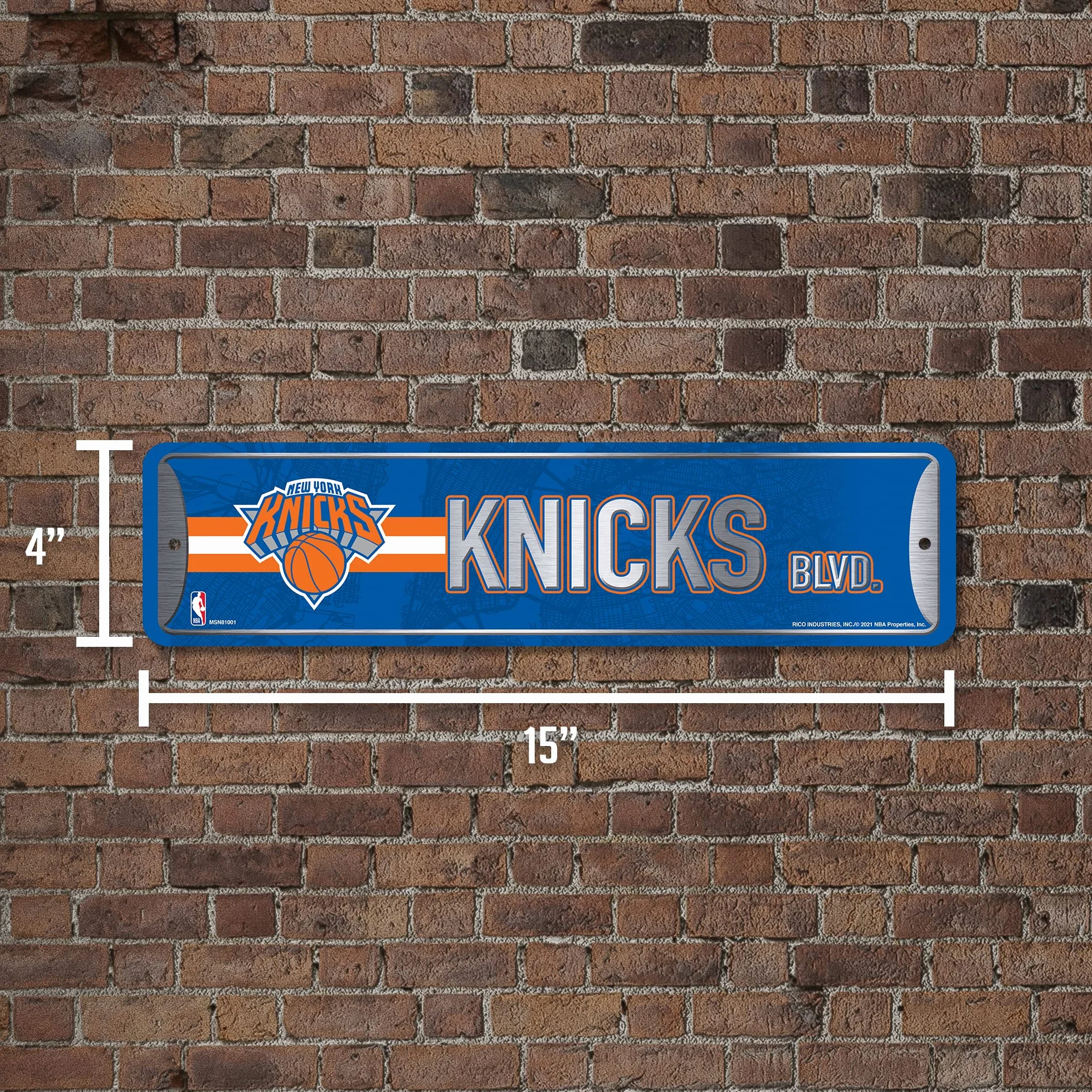Rico Industries NBA New York Knicks Home Decor metalowy znak uliczny (10 x 38 cm) - idealny do domu, biura, sypialni i męskiej jaskini - wykonany