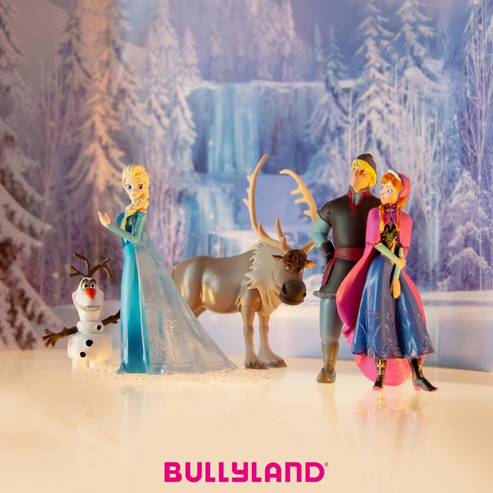 Bullyland 12961 - Figurka do zabawy Elsa von Arendelle z Walta Disney Królowa Lodu ok. 10,1 cm, wierna w szczegóły, idealna jako mały prezent dla dzieci od 3 lat