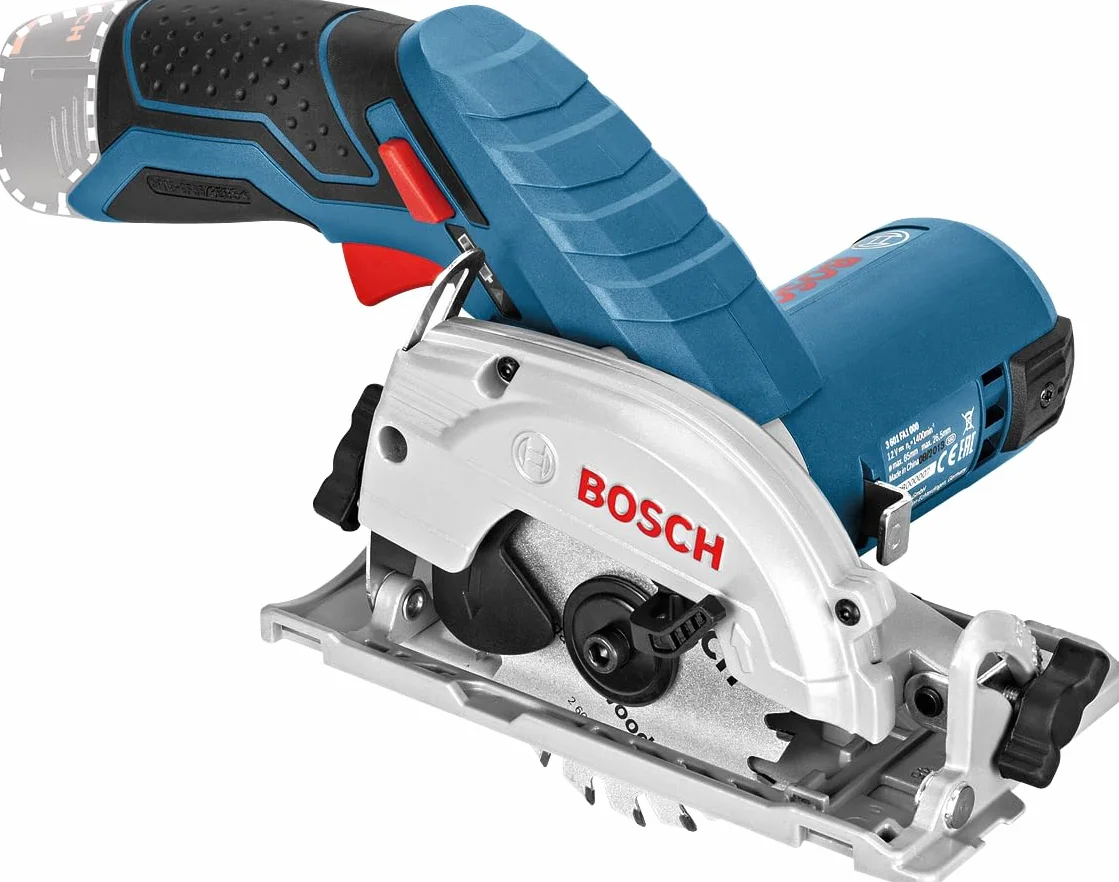 Bosch Professional system 12V: akumulatorowa pilarka tarczowa GKS 12V-26 (Ø tarczy: 85 mm, 2 akumulatory GBA 12V 3.0Ah i ładowarka, walizka L-BOXX)