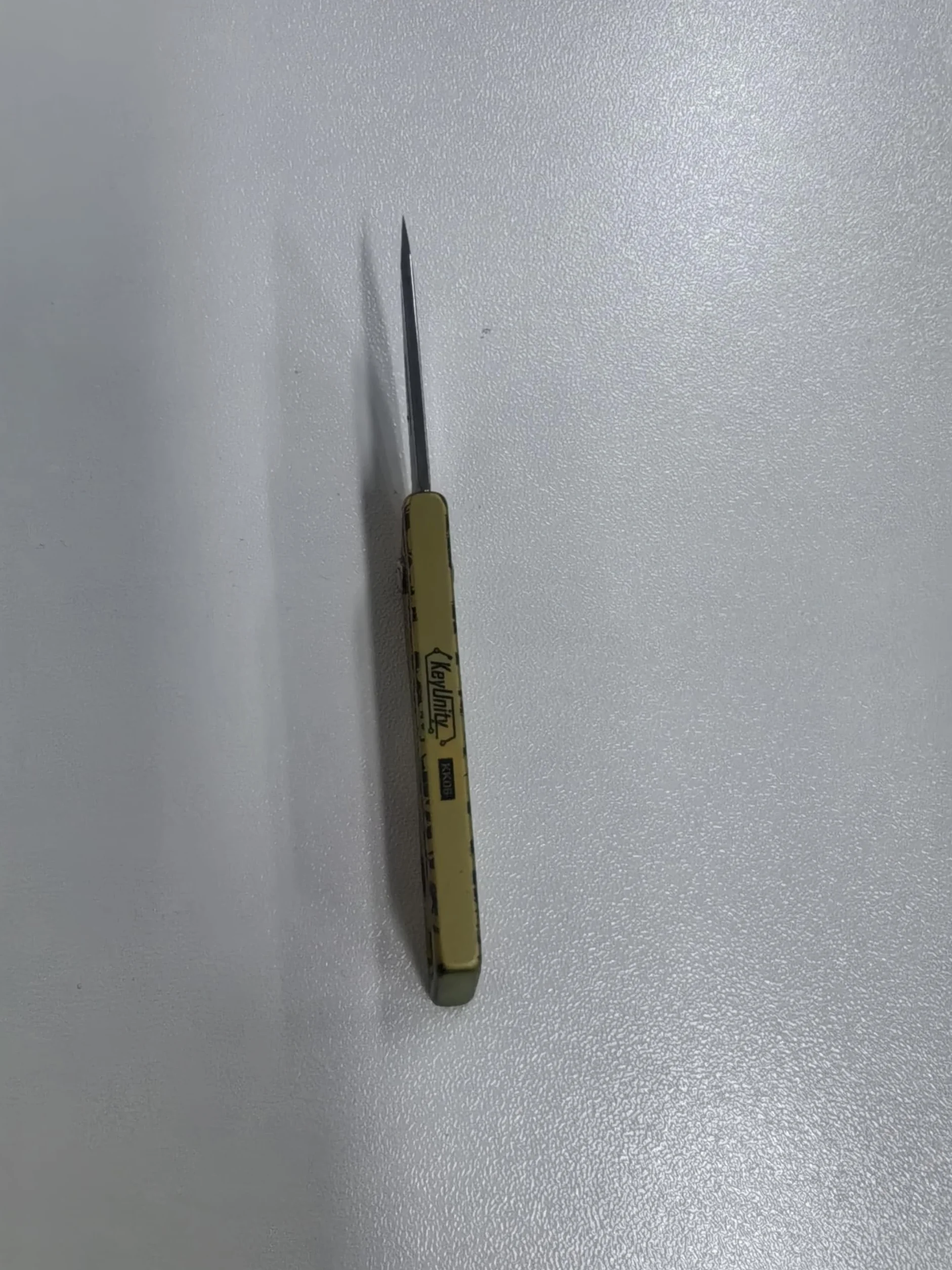 KeyUnity KK06 mały tytanowy, składany mini nóż Edc z wbudowaną dziurką na klucz, lekki breloczek do kluczy, nóż do kempingu i wędrówek