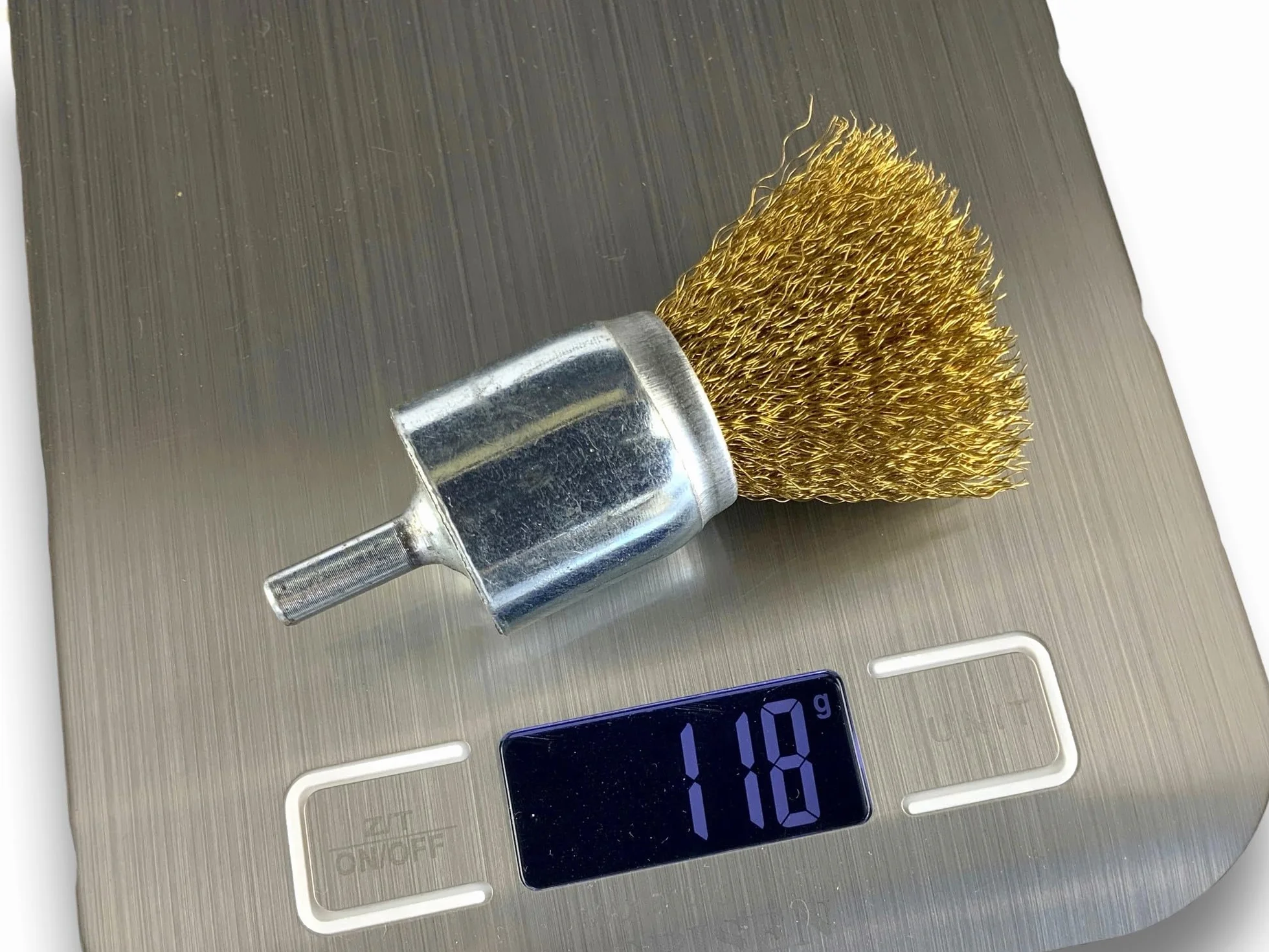 Zestaw 10 metalowych szczoteczek obrotowych z końcówką Ø 28 mm | Kształt pędzla na trzonku Ø 6 mm | Drut LAITON Ø 0,20 mm miękki | Do wiertarki lub wkrętarki z uchwytem | Szczotkowanie i zdejmowanie |