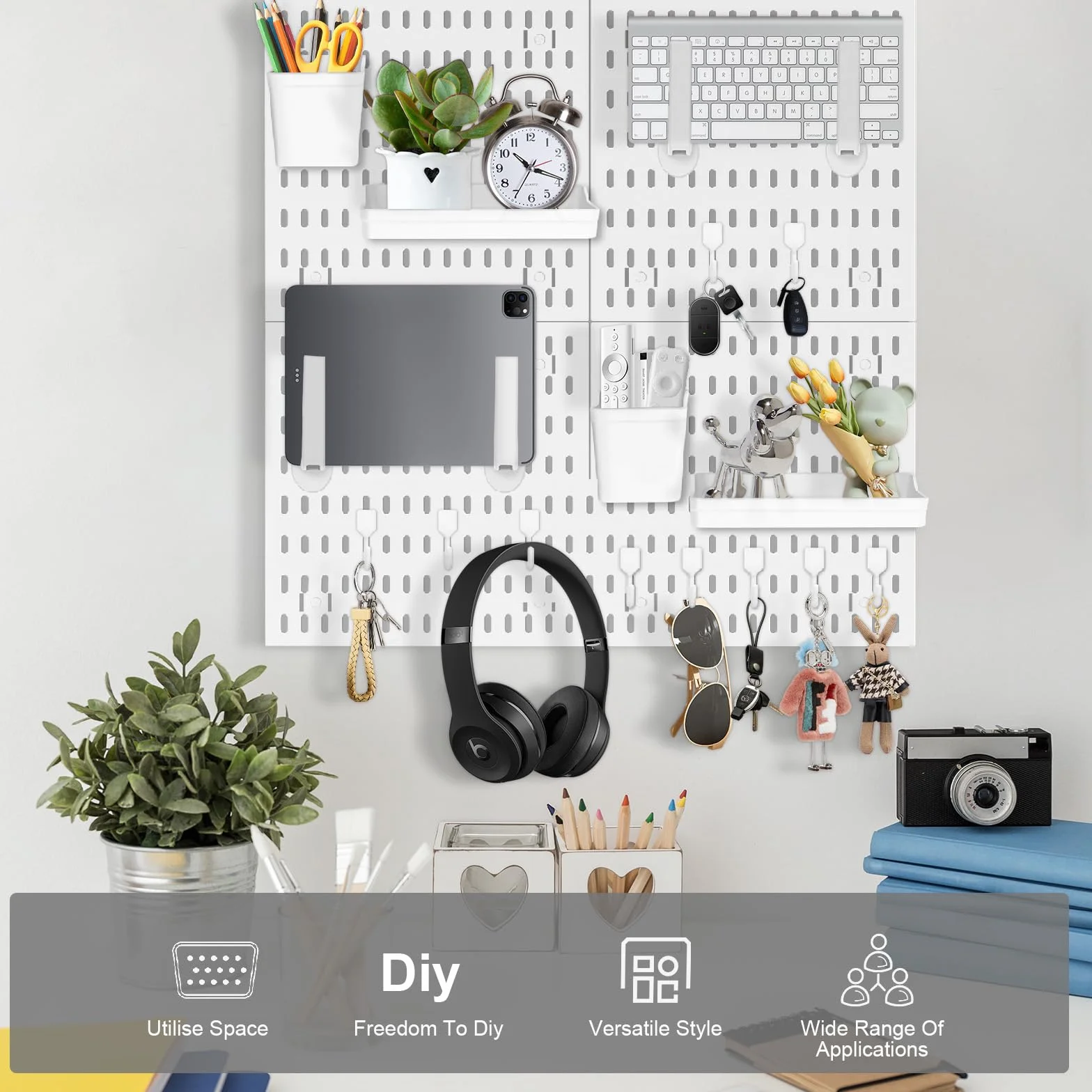 Pegboard zestaw ścianek narzędziowych, 4 sztuki, z tworzywa sztucznego, tablica wtykowa Skadis z 2 wkładanymi półkami, 2 pojemnikami, 14 hakami