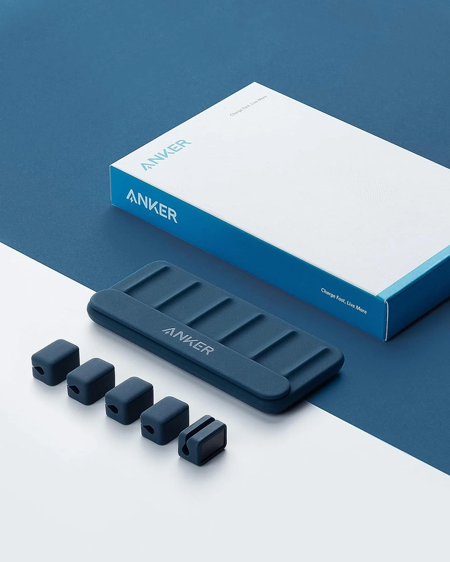 Wielofunkcyjny organizer do kabli Anker – 5 klipsów do kabli Lightning, USB C, Micro i innych kabli – przyczepia się do drewna, marmuru, metalu, szkła (niebieski, zestaw 2 szt.)