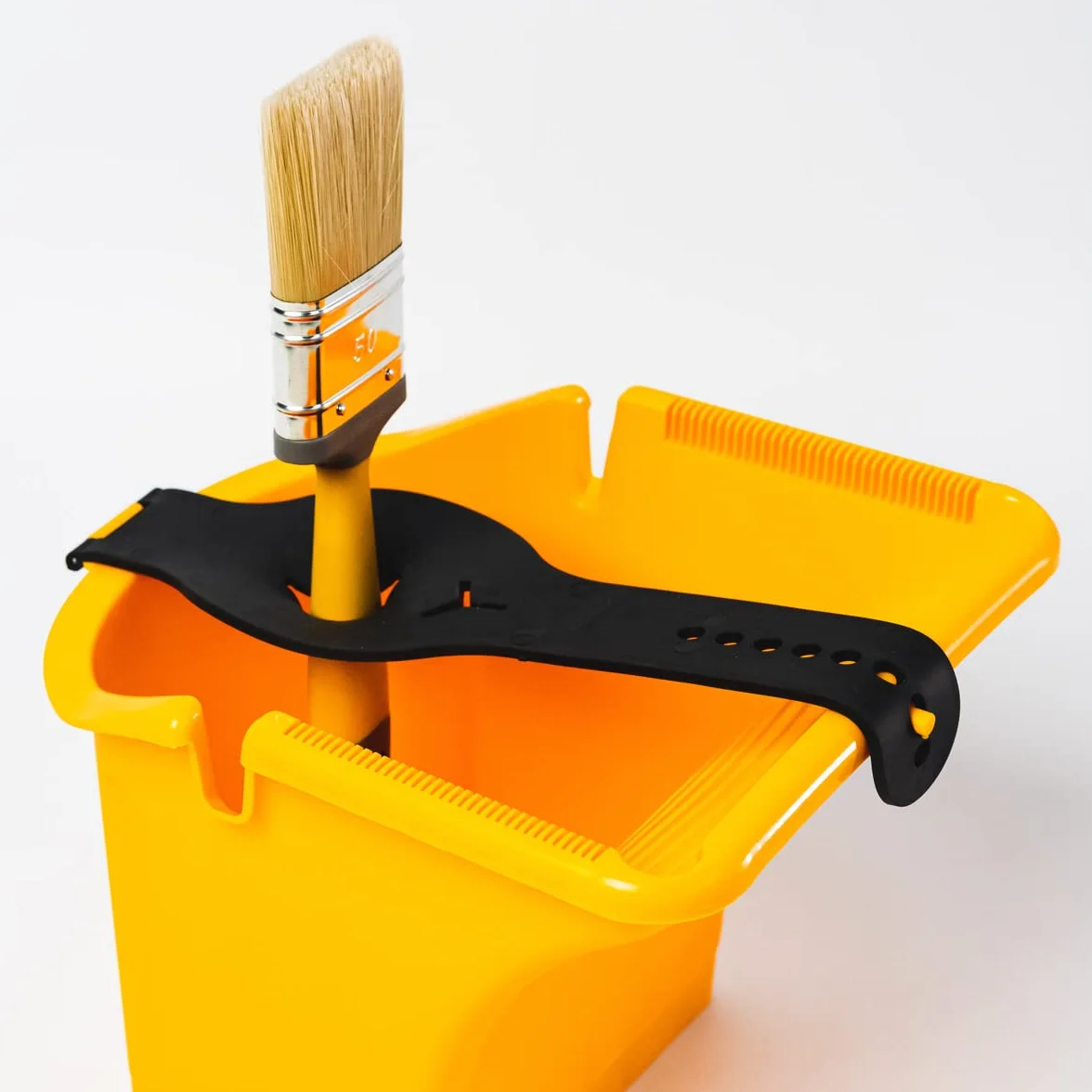 HARDY WORKING TOOLS Wiadro na farbę z 5 przezroczystymi wkładkami, 2 l kubki, regulowany uchwyt, wiadro z tworzywa sztucznego, wiadro budowlane ze specjalnymi rowkami, żółty, A0146-329901