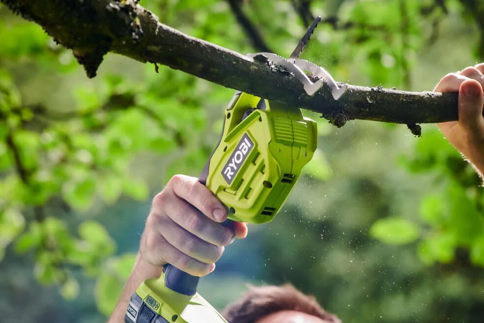 Ryobi Miniaturowa Pilarka Szablasta 18V RY18PSA-0, Średnica Cięcia 80 mm, Wersja bez Akumulatora i Ładowarki
