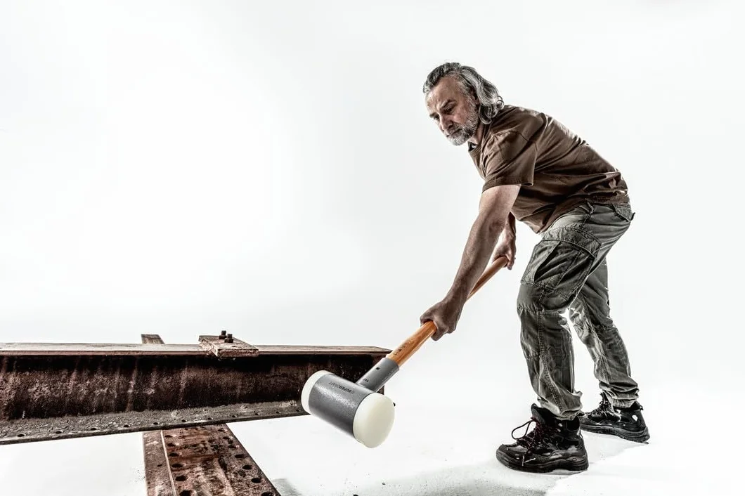 Supercraft młot kowalski, z tłumiącym drgania, ergonomicznie ukształtowanym i lakierowanym trzonkiem hikorowym, śr. = 100 mm/waga = 7050 g | 3366.107