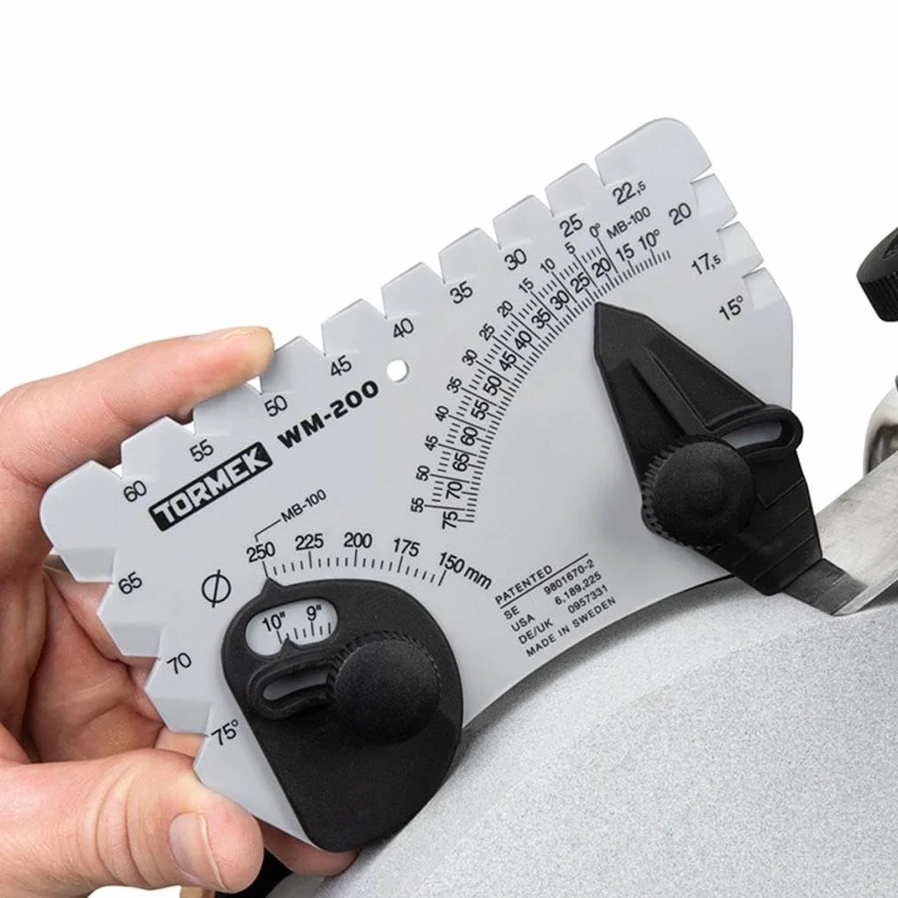 Tormek Ustawiacz kątowy do systemu ostrzenia WM-200 Angle Master. Ustawia idealny kąt do ostrzenia ostrzy. Działa na systemach ostrzenia.