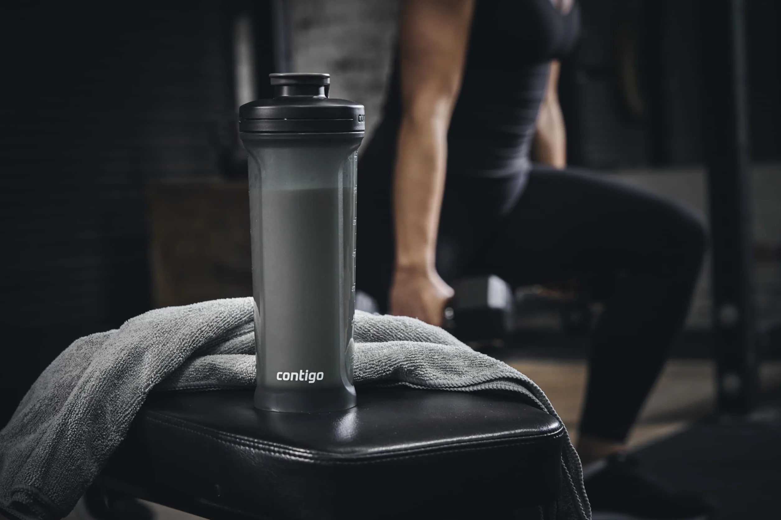 Contigo Shake & Go 2.0 Butelka proteinowa 820 ml, blender bez BPA, szczelna butelka sportowa