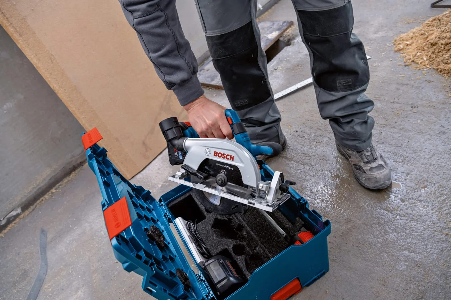 Bosch Professional Gks 18 V 57-2 Pilarka Tarczowa, Niebieski/Czarny, 18 V
